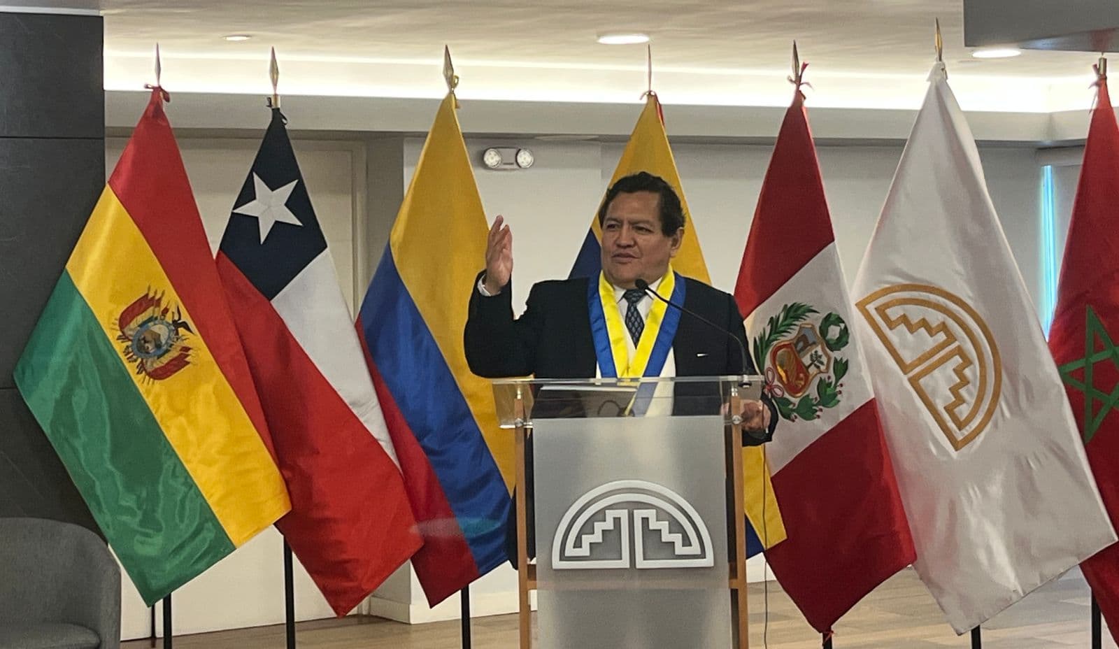 Gustavo Pacheco entrega presidencia de Parlamento Andino