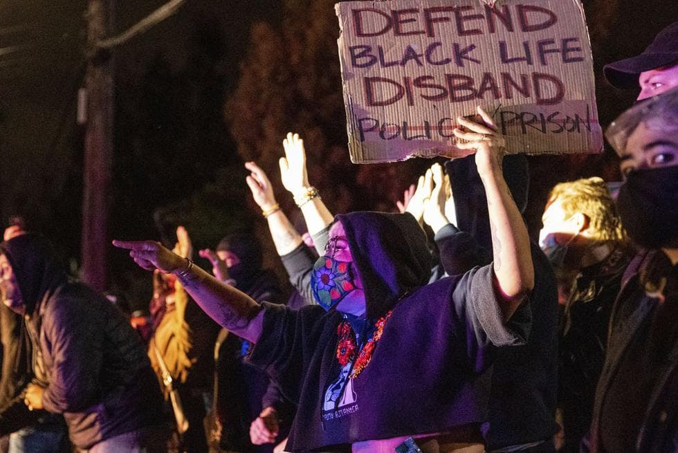 Estadounidenses protestan contra la brutalidad policial