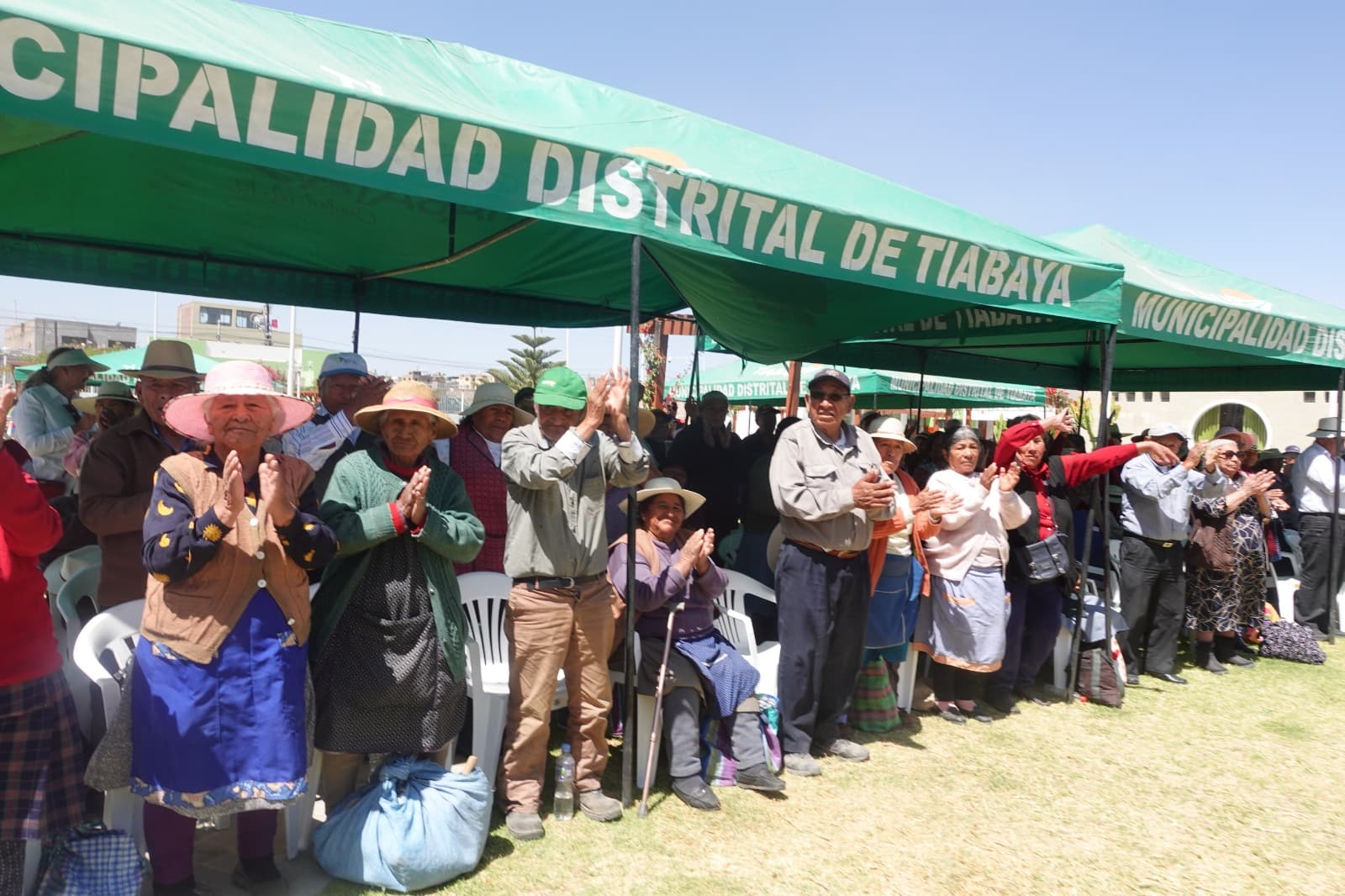Realizaron homenaje a 300 adultos mayores por su día