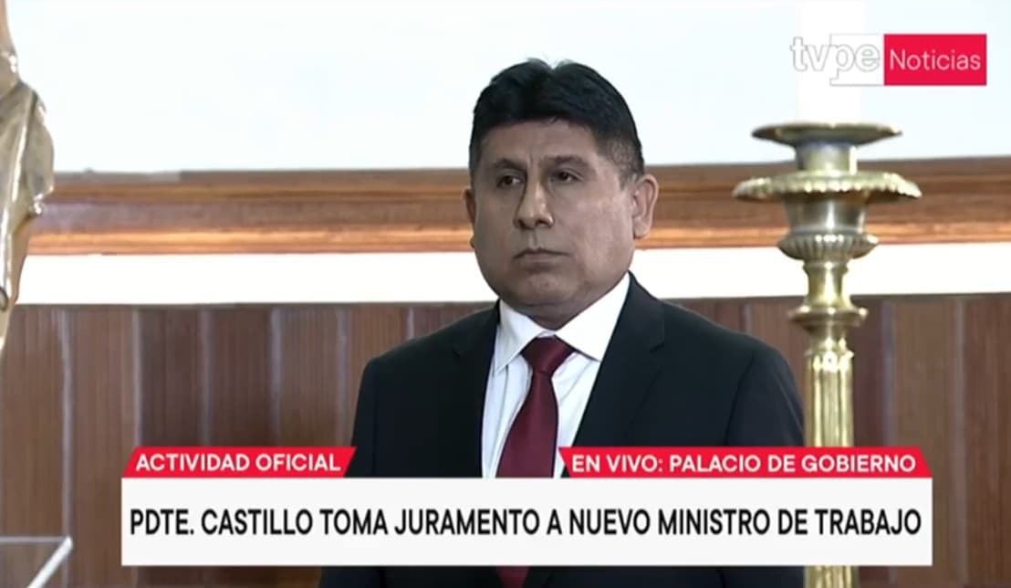Juan Lira Loayza juró como ministro de Trabajo