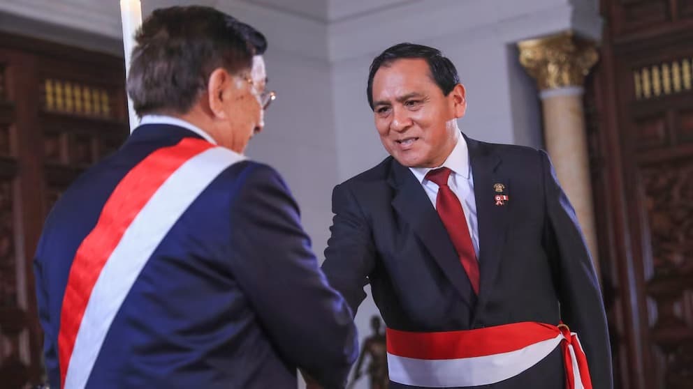 Gobierno nombra a Flavio Cruz como nuevo ministro de Trabajo