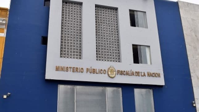 Sentencian a 5 funcionarios de universidad por corrupción