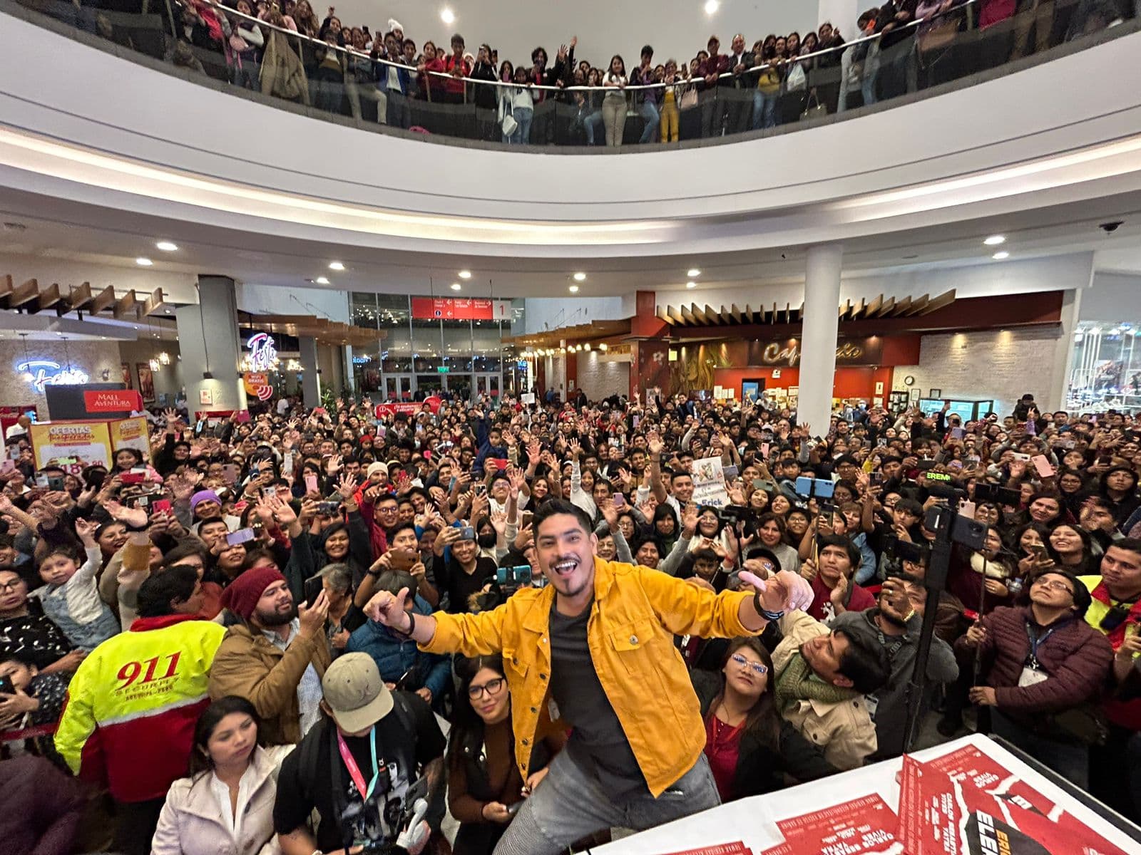 Erick Elera emocionado por compartir escenario con Yatra y Vives