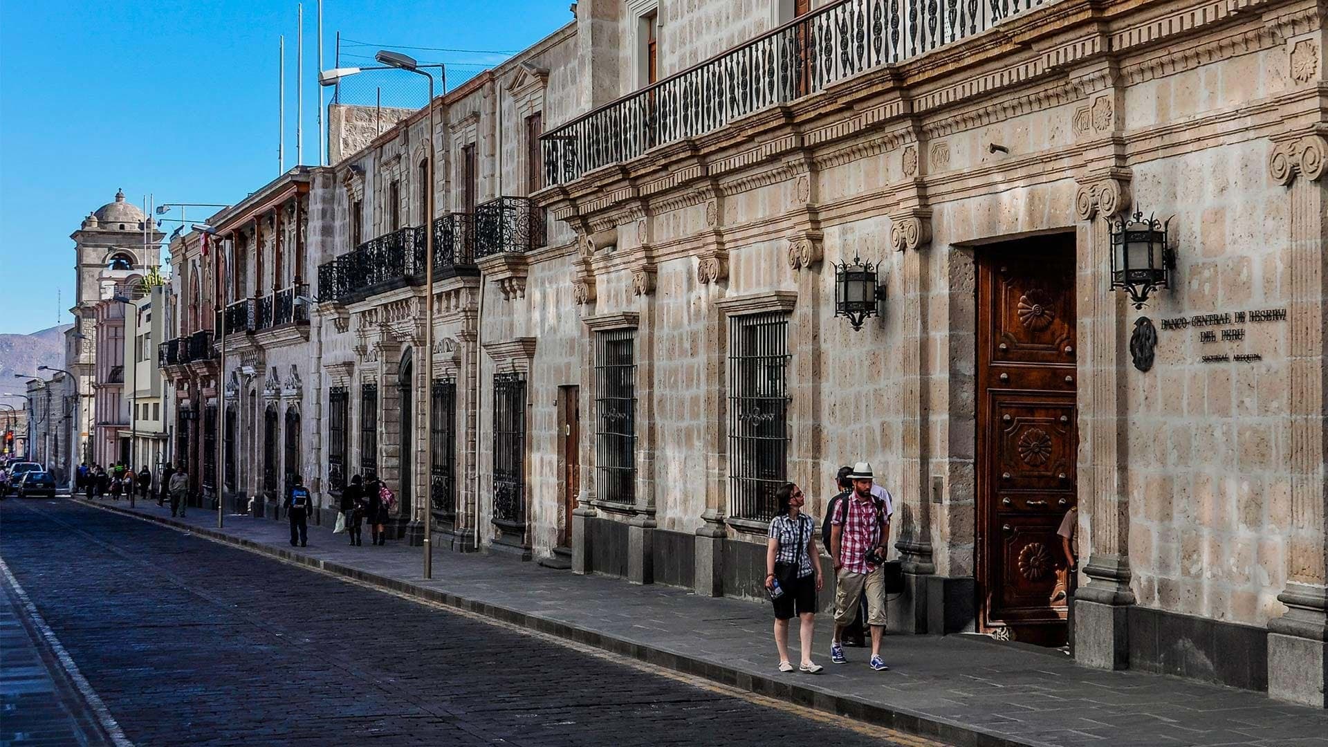 Intervienen agencias de viaje informales