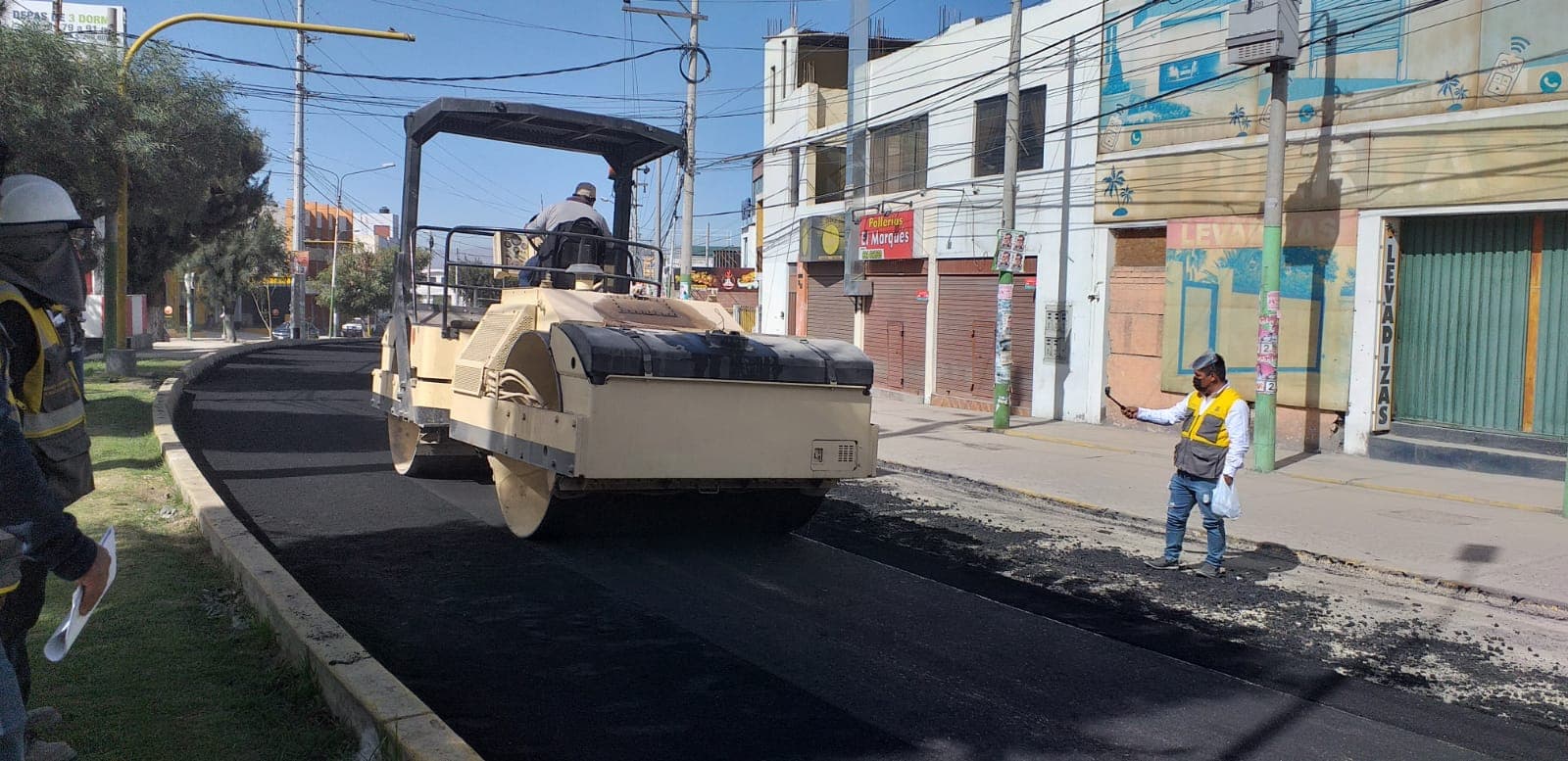 Cerro Colorado: Mantenimiento de la Av. Pumacahua se realiza en doble turno
