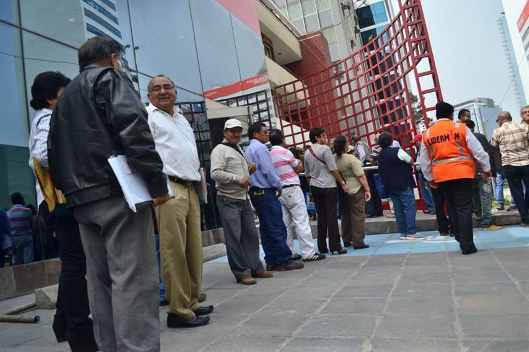 Piden restituir retiro de hasta 95.5 % de fondos al jubilarse