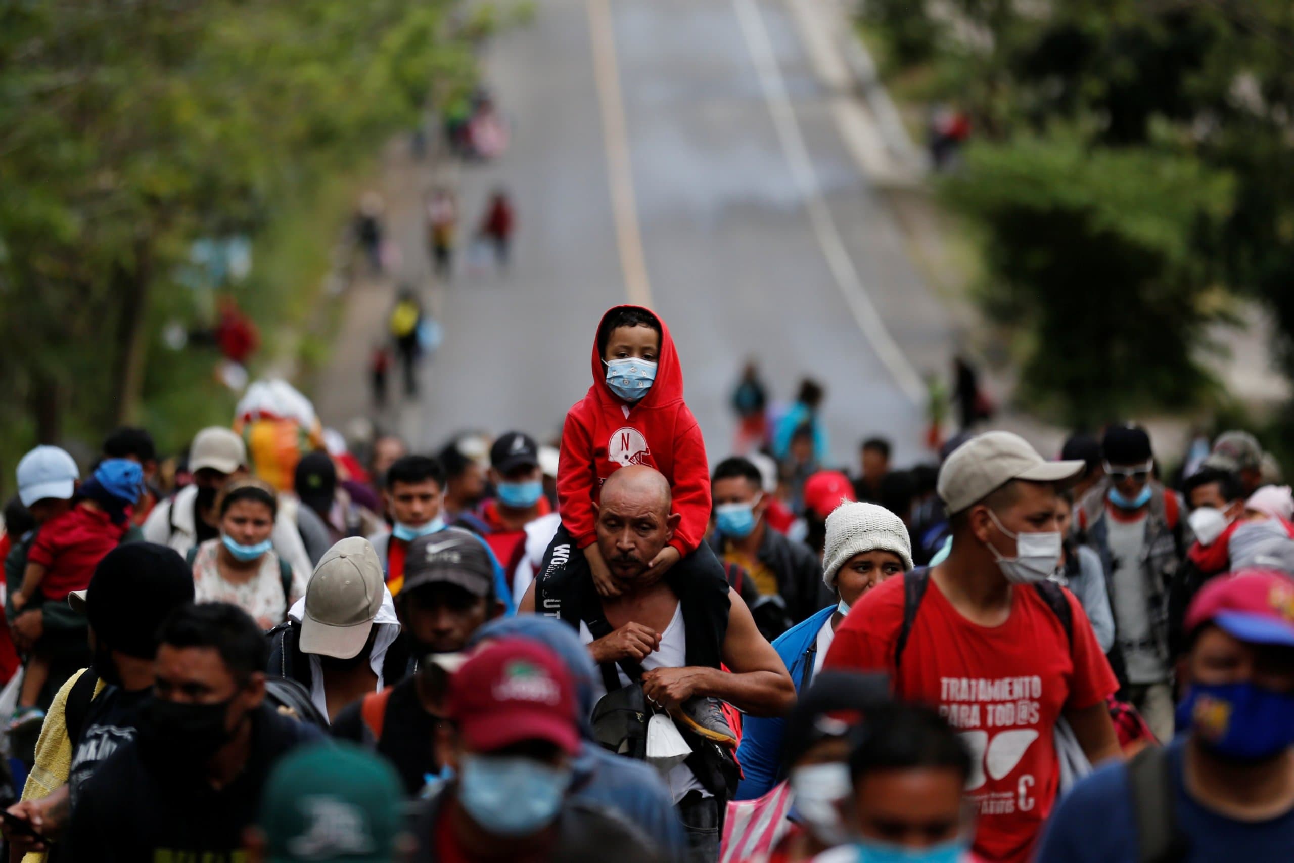 Gobierno de Guatemala reprime a grupo de migrantes hondureños