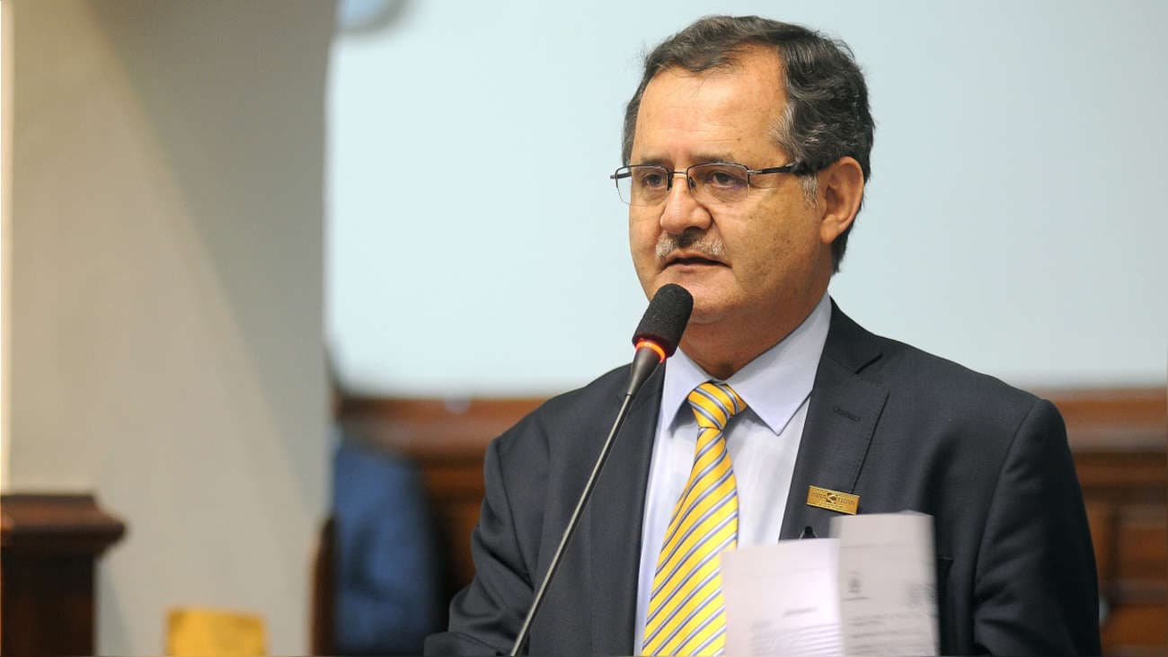 Falconí es designado jefe de asesores del Ministerio de Transportes