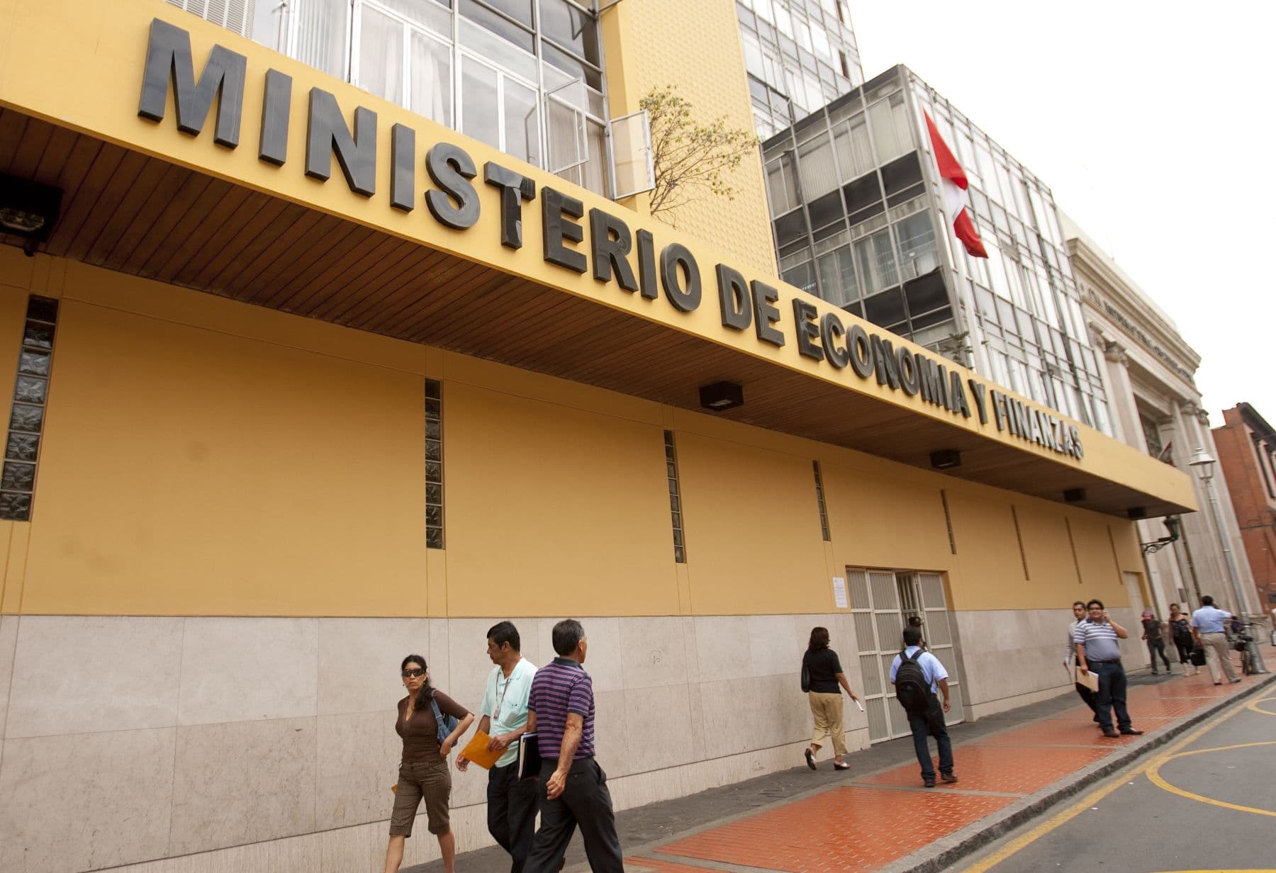 Unidad Impositiva Tributaria será 5 mil 350 soles en 2025