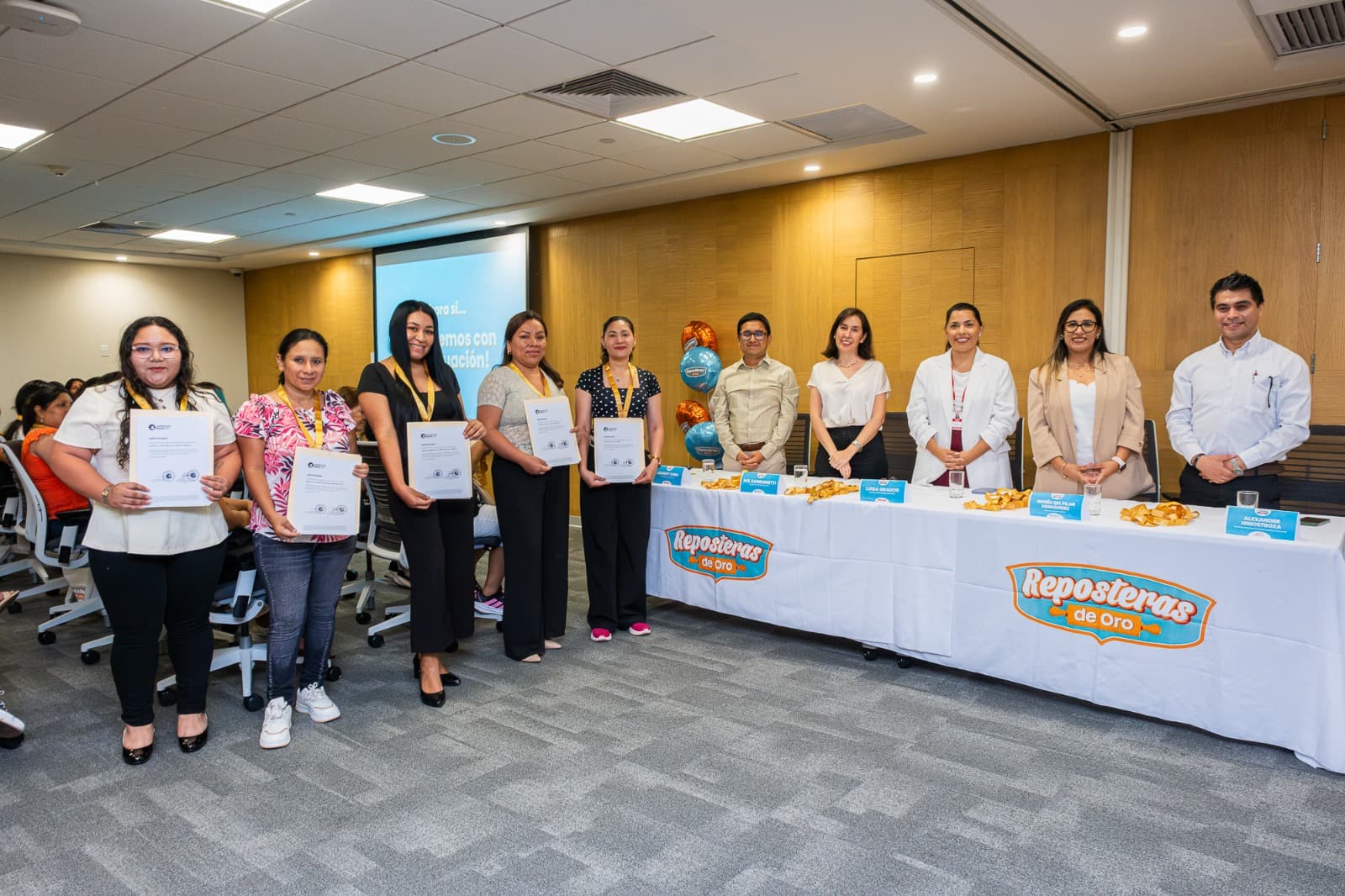 Escuela de Oro graduó a más de 300 emprendedoras reposteras