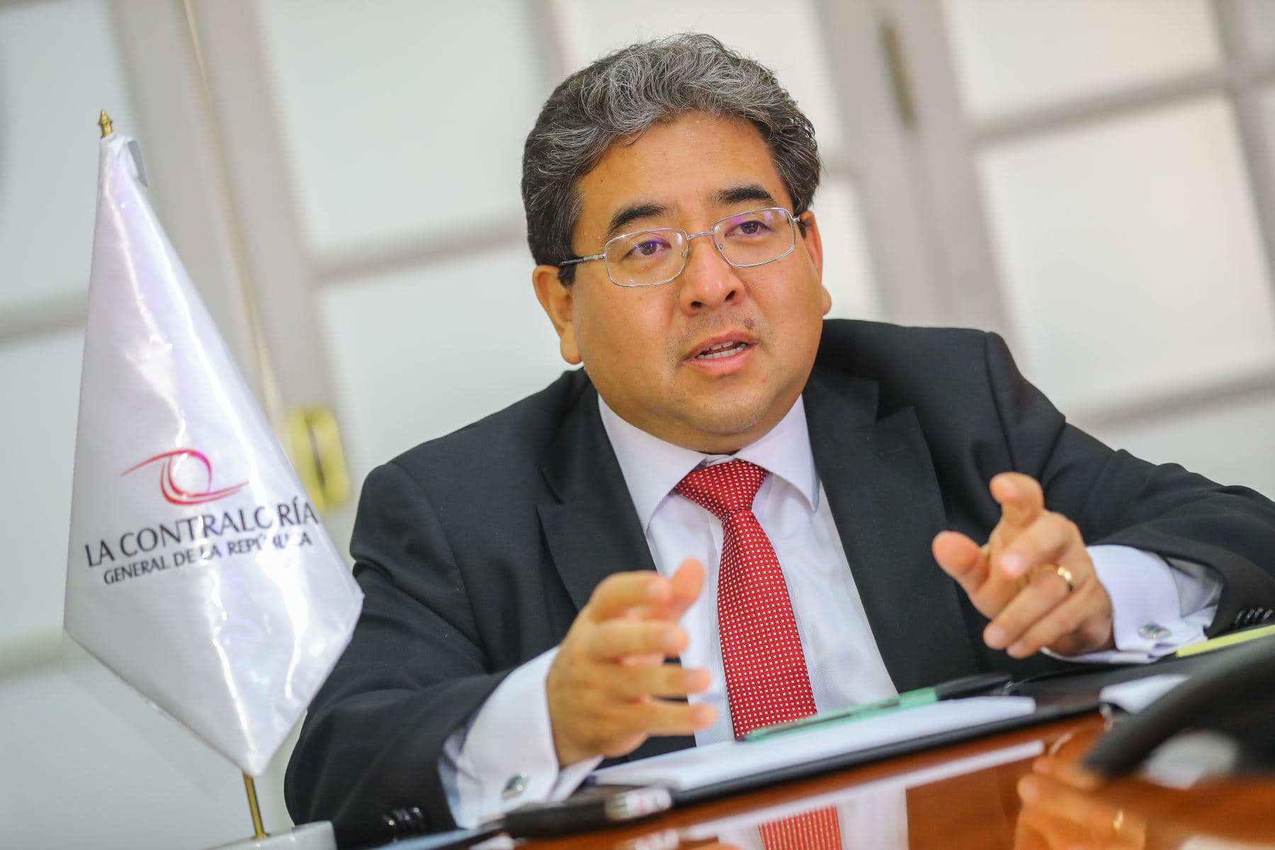 Contralor: "Vacancia presidencial afecta estabilidad del país"