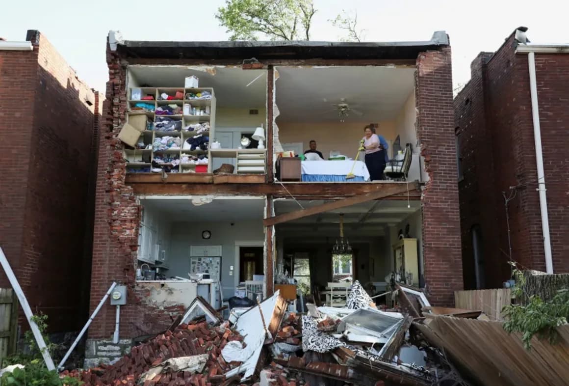 Devastador tornado deja más de 20 muertos en Estados Unidos