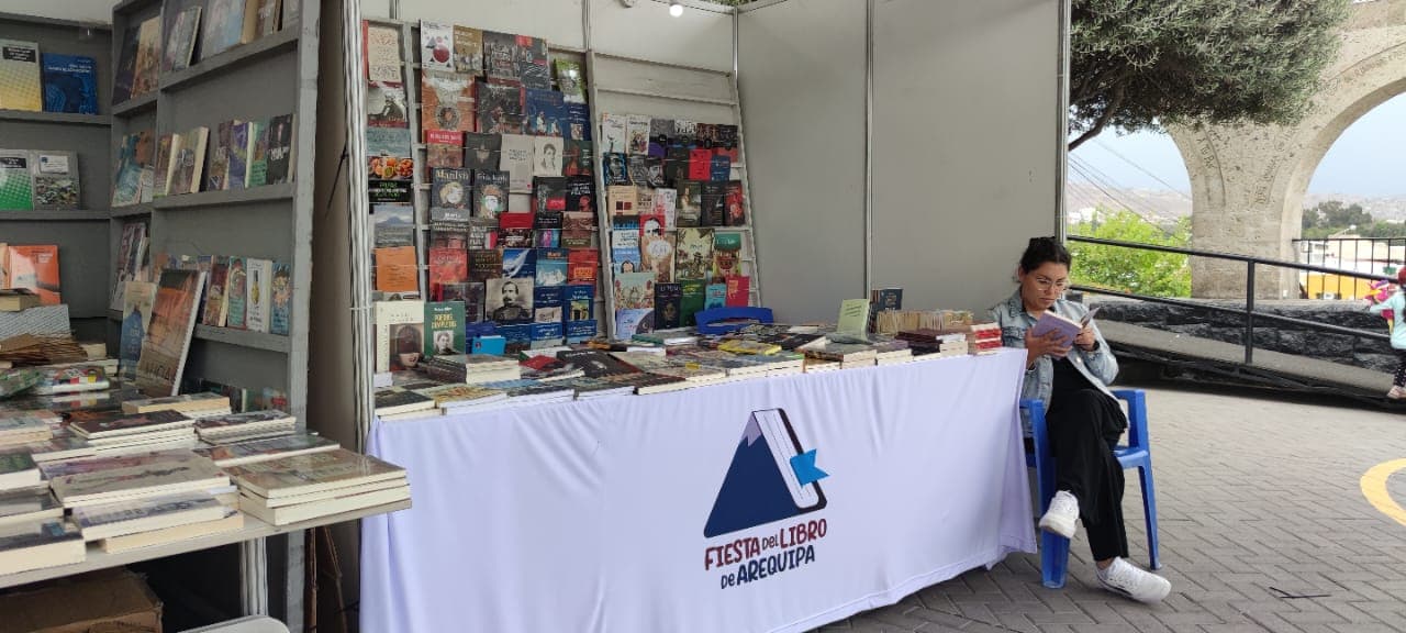 Plaza de Yanahuara es escenario de evento cultural por la lectura