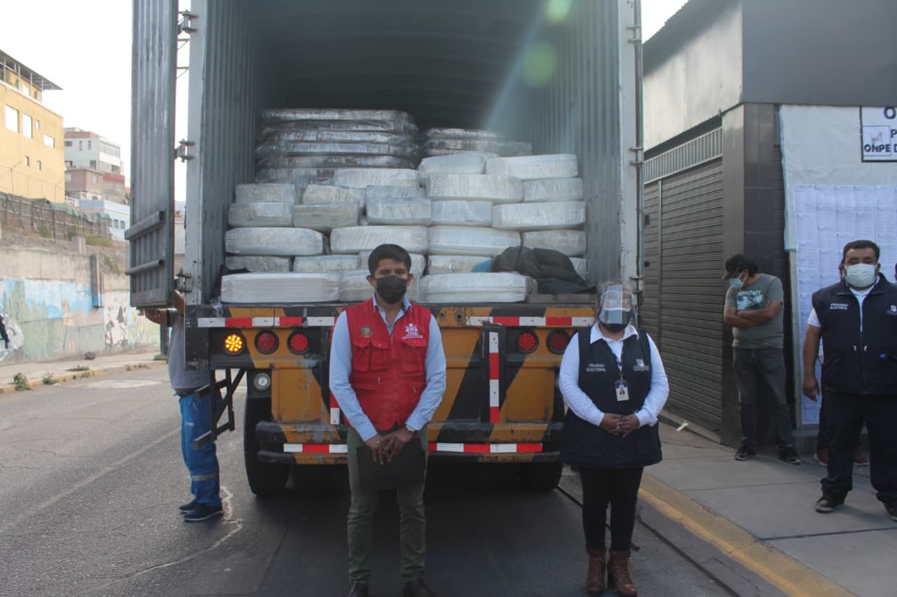 ODPE Arequipa 2 recibe material electoral