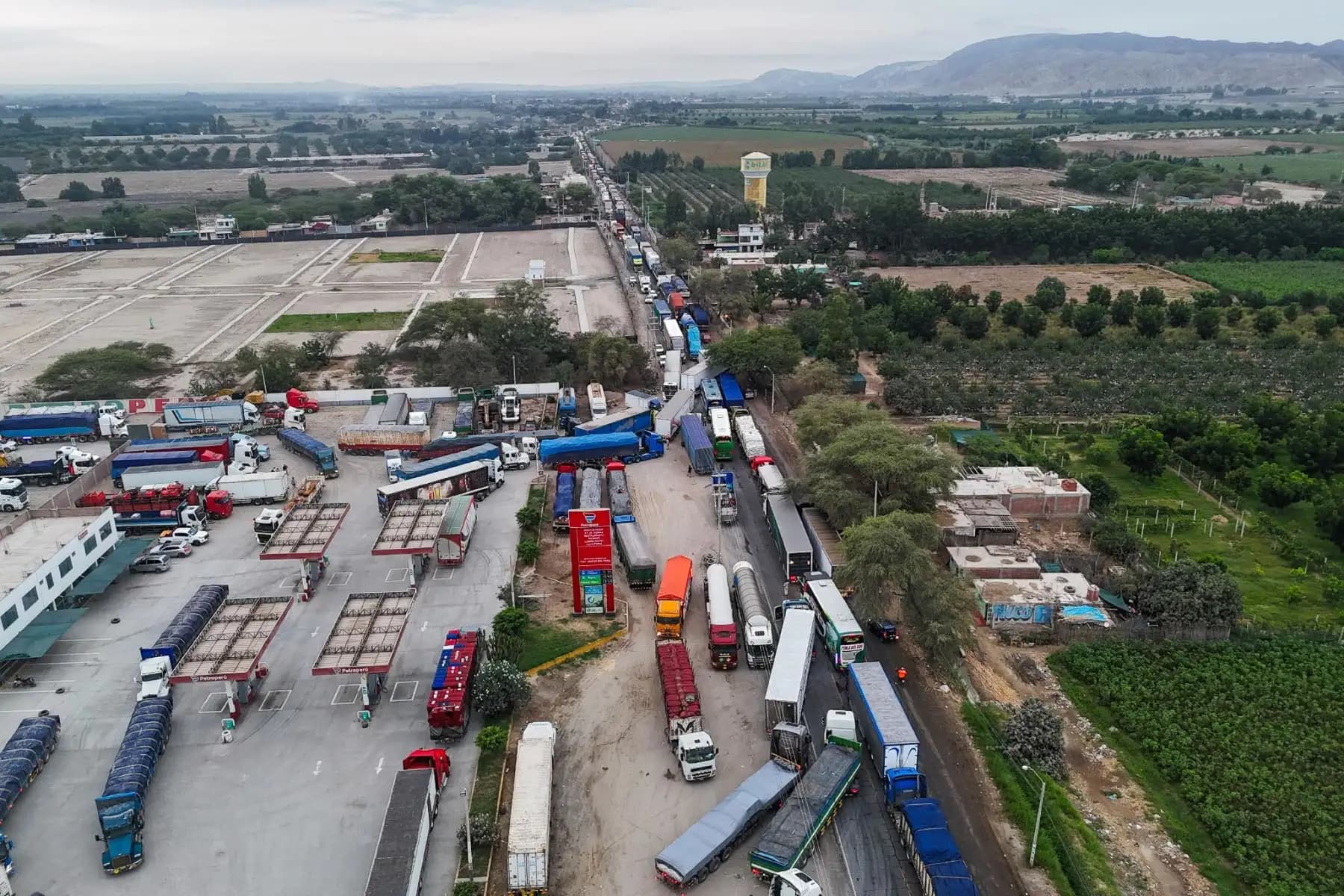 Mujer murió varada tras huaico en la Panamericana Sur en Ica
