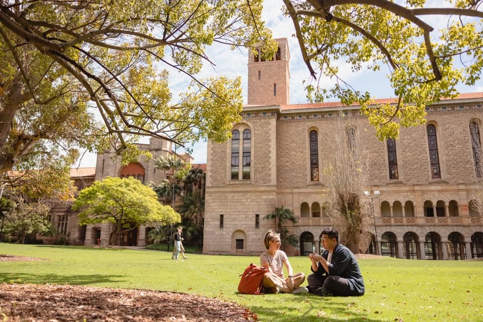 Ofrecen hasta 48 mil dólares para estudios de pregrado en Australia