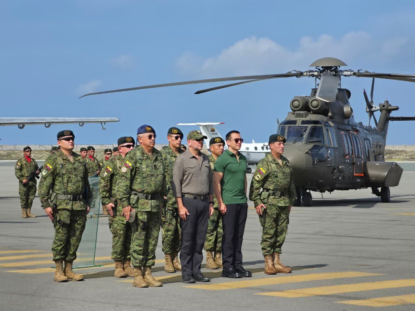 Ecuador autoriza presencia de militares extranjeros en el país