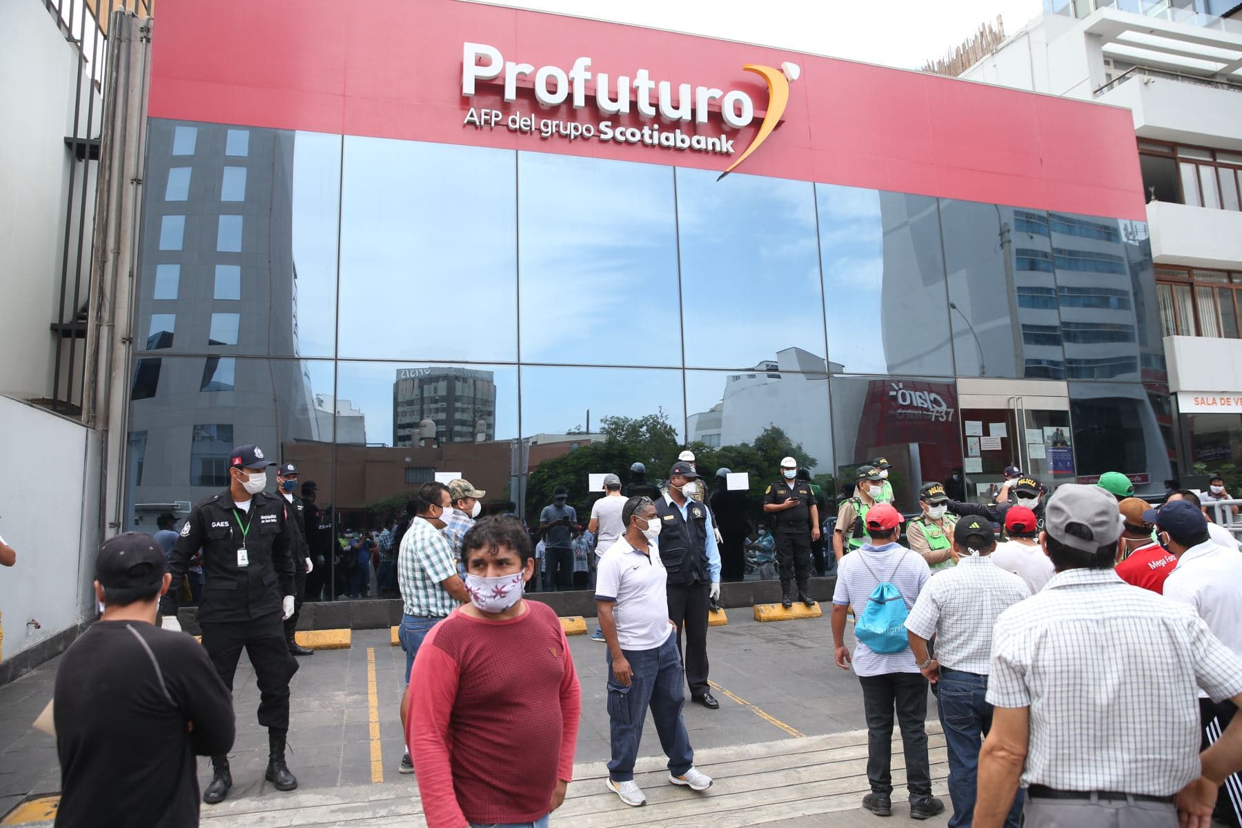 Congreso plantea derogar ley sobre las AFP y devolver fondos