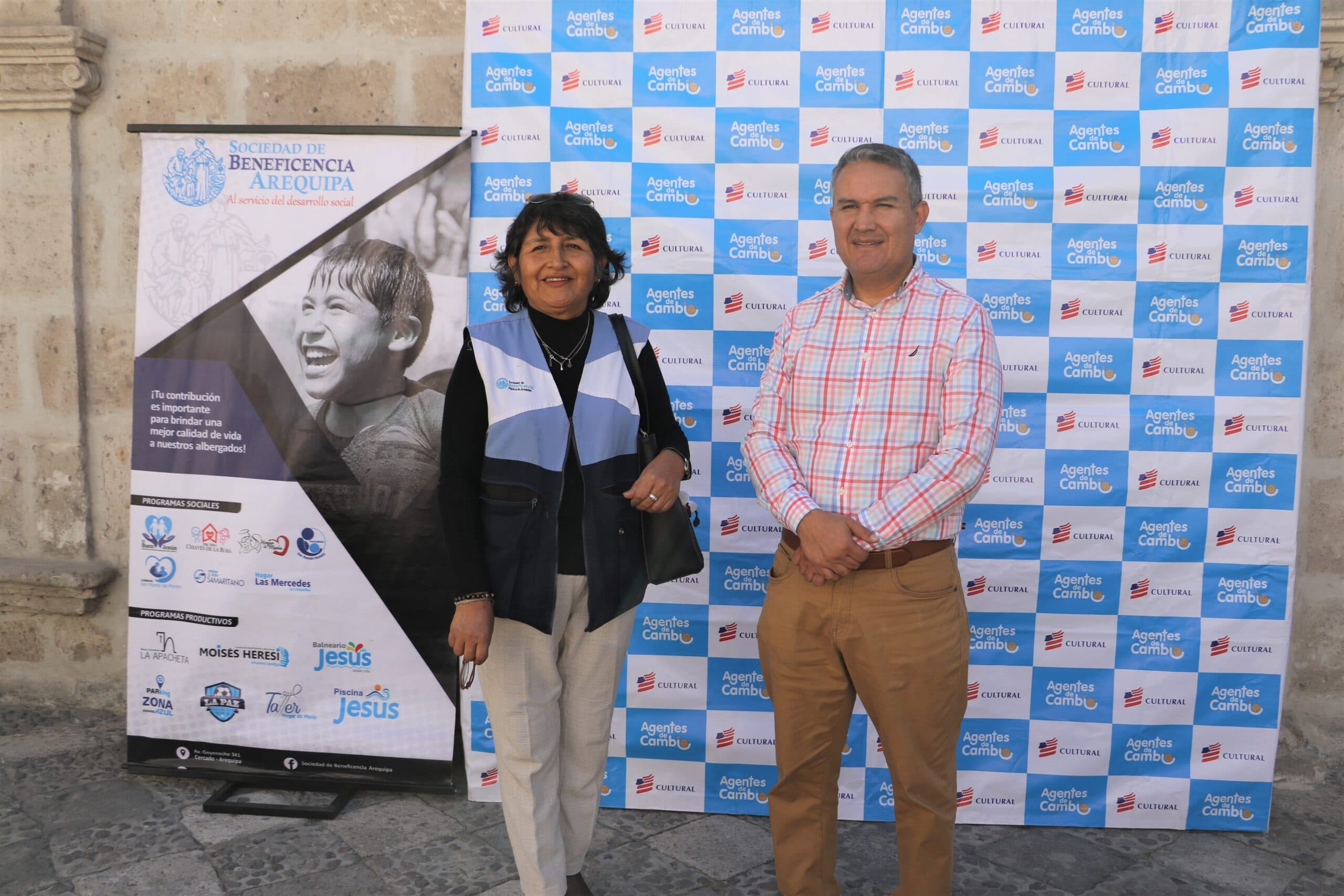 El Cultural donó 50 butacas a la Beneficencia de Arequipa