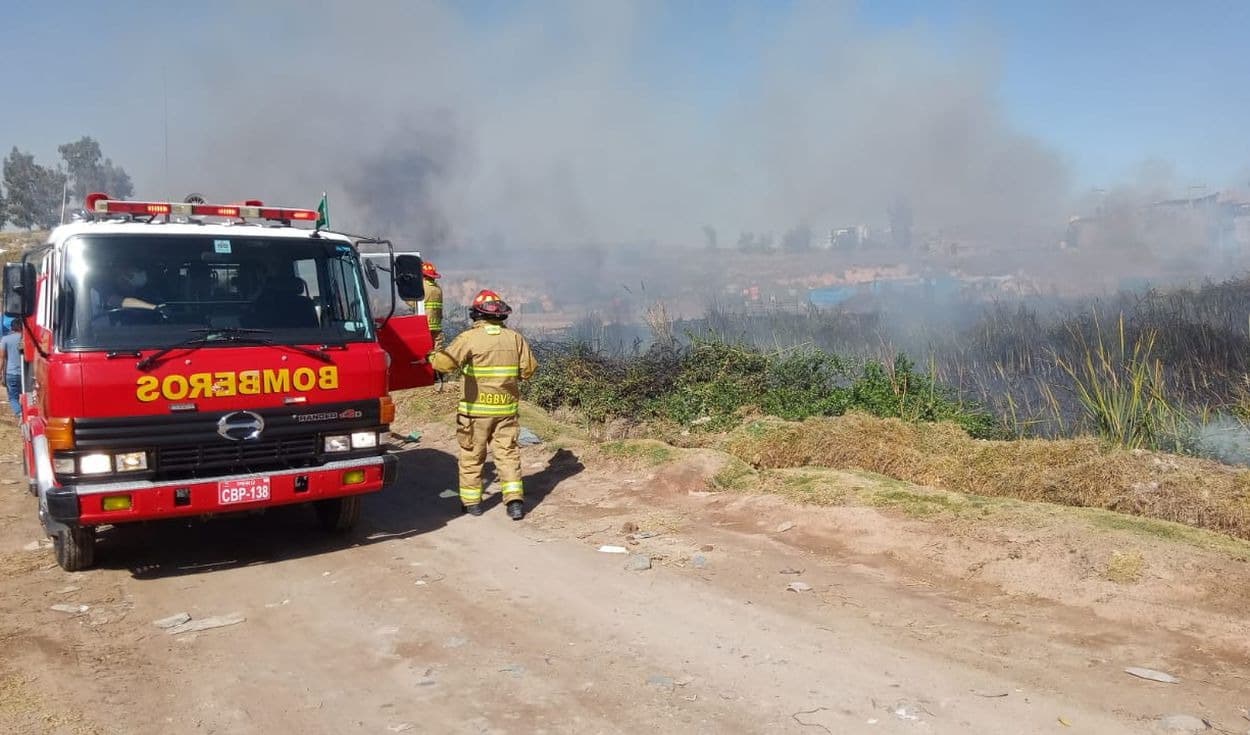 Se necesitaron tres compañías de bomberos para controlar incendio en Sachaca