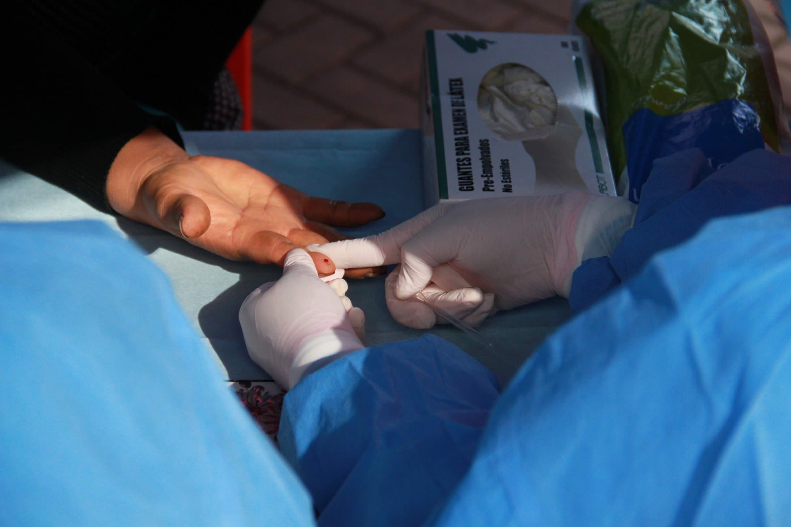 Con pruebas rápidas en mercados buscan evitar rebrote de pandemia