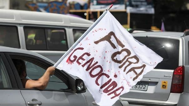 Piden la dimisión de Bolsonaro