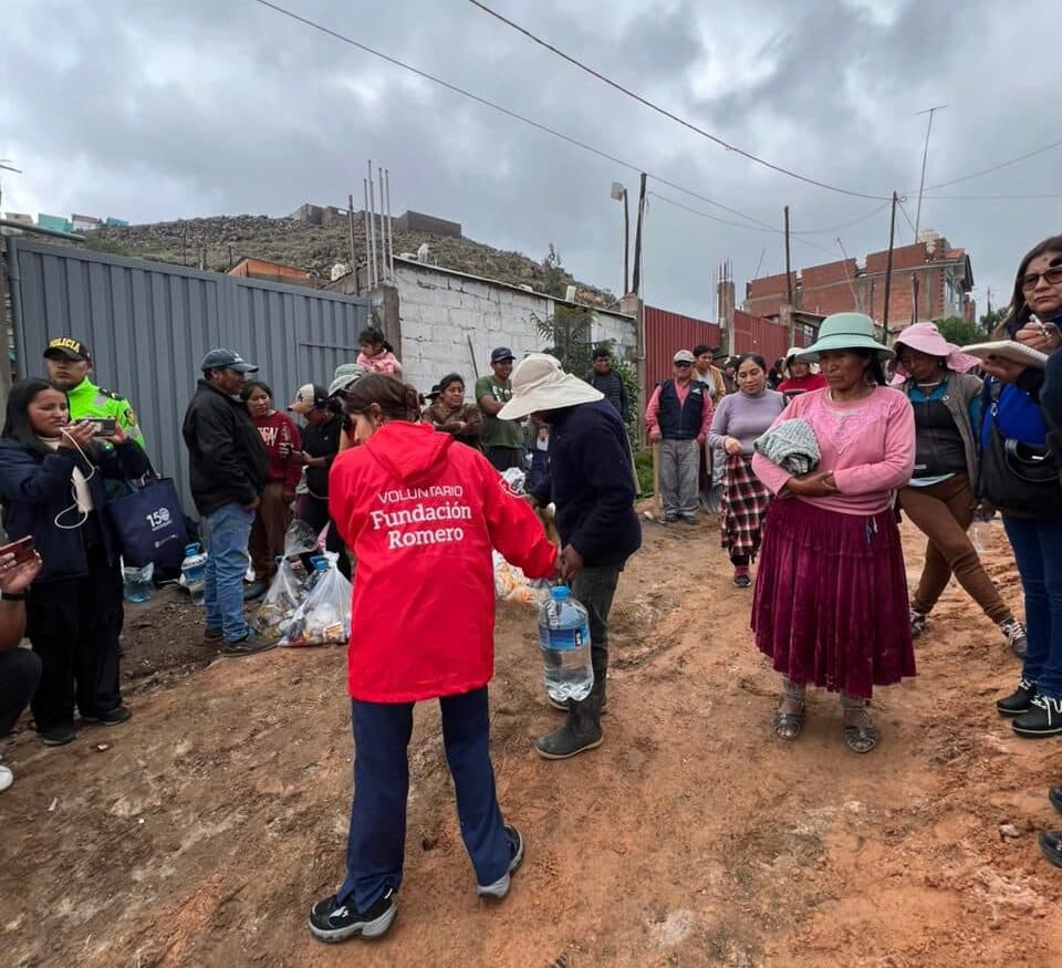 UCSM y Fundación Romero ayudan a afectados por huaicos en Yura