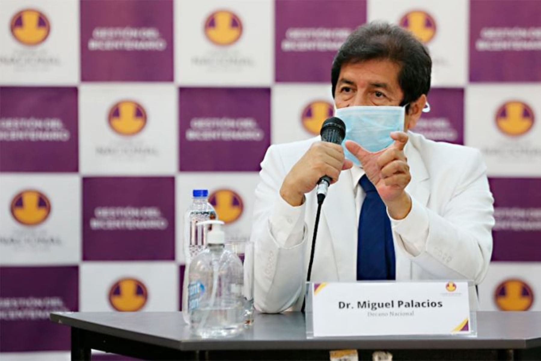 Colegio Médico pide la renuncia de Maguiña
