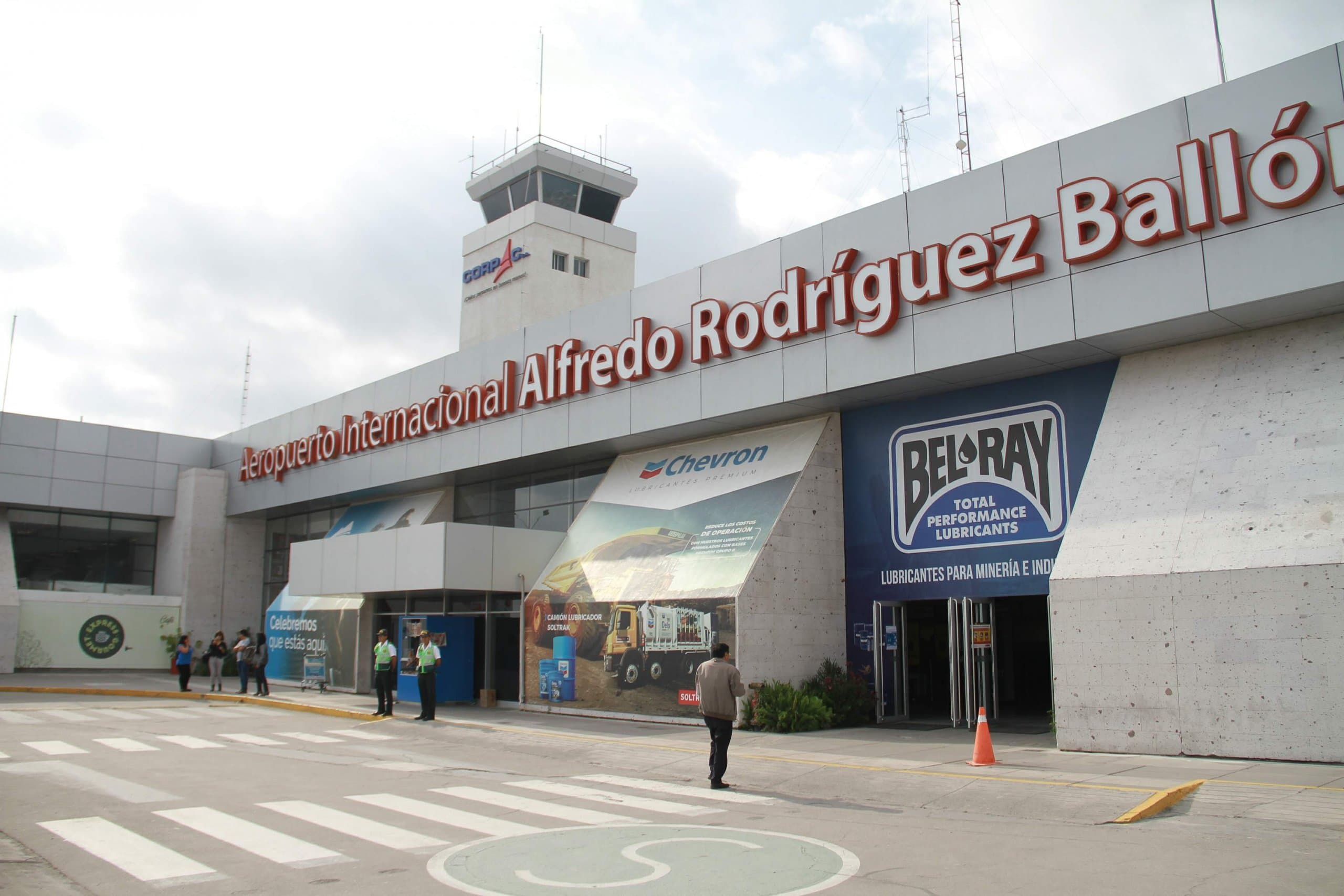 Aeropuerto atendió a más de 25 mil en primer mes del reinicio de operaciones