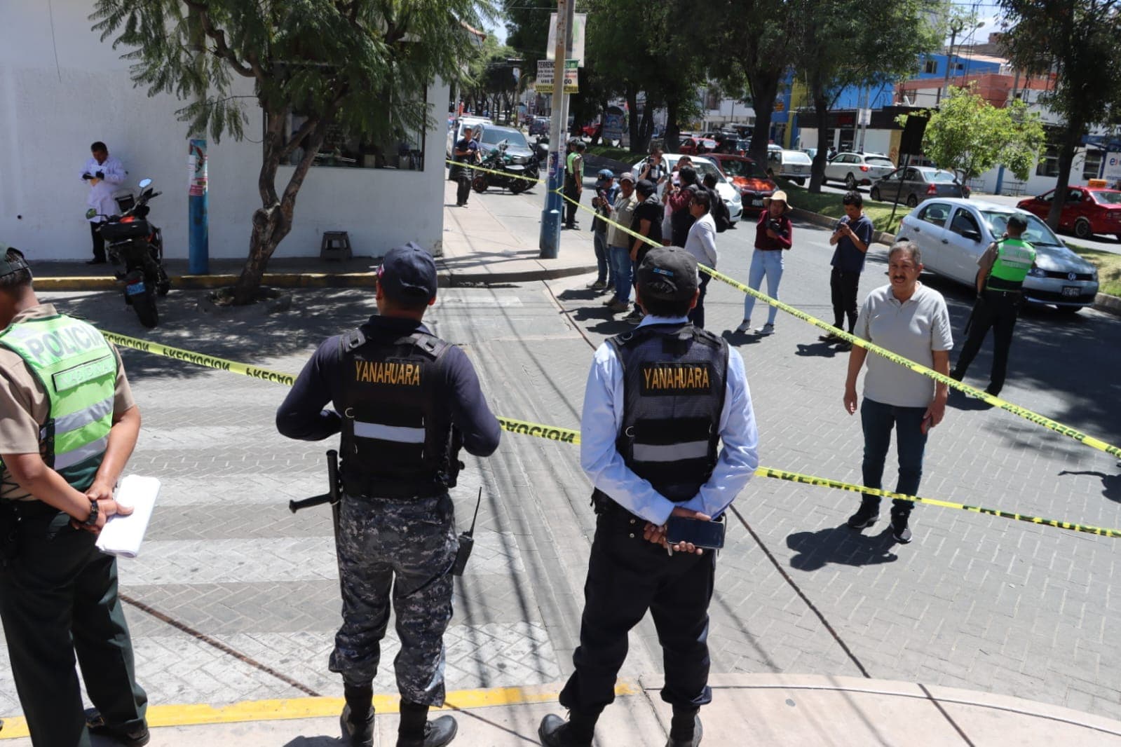 Marcas desatan balacera y dejan dos heridos en robo en Yanahuara