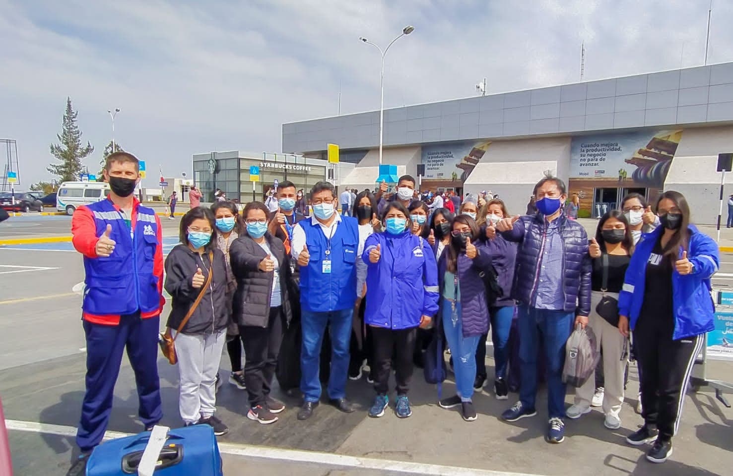 EsSalud Arequipa recibe a brigada de profesionales del Hospital Perú