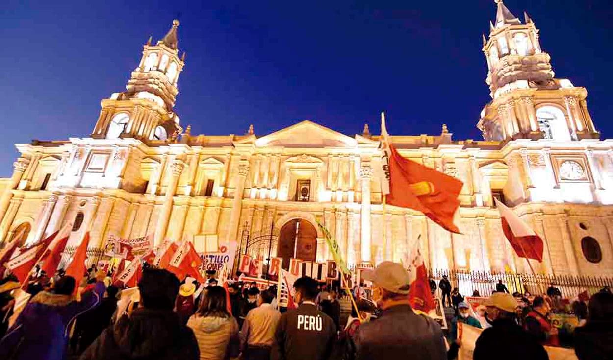 Marchas por voto de confianza a Bellido, en Arequipa