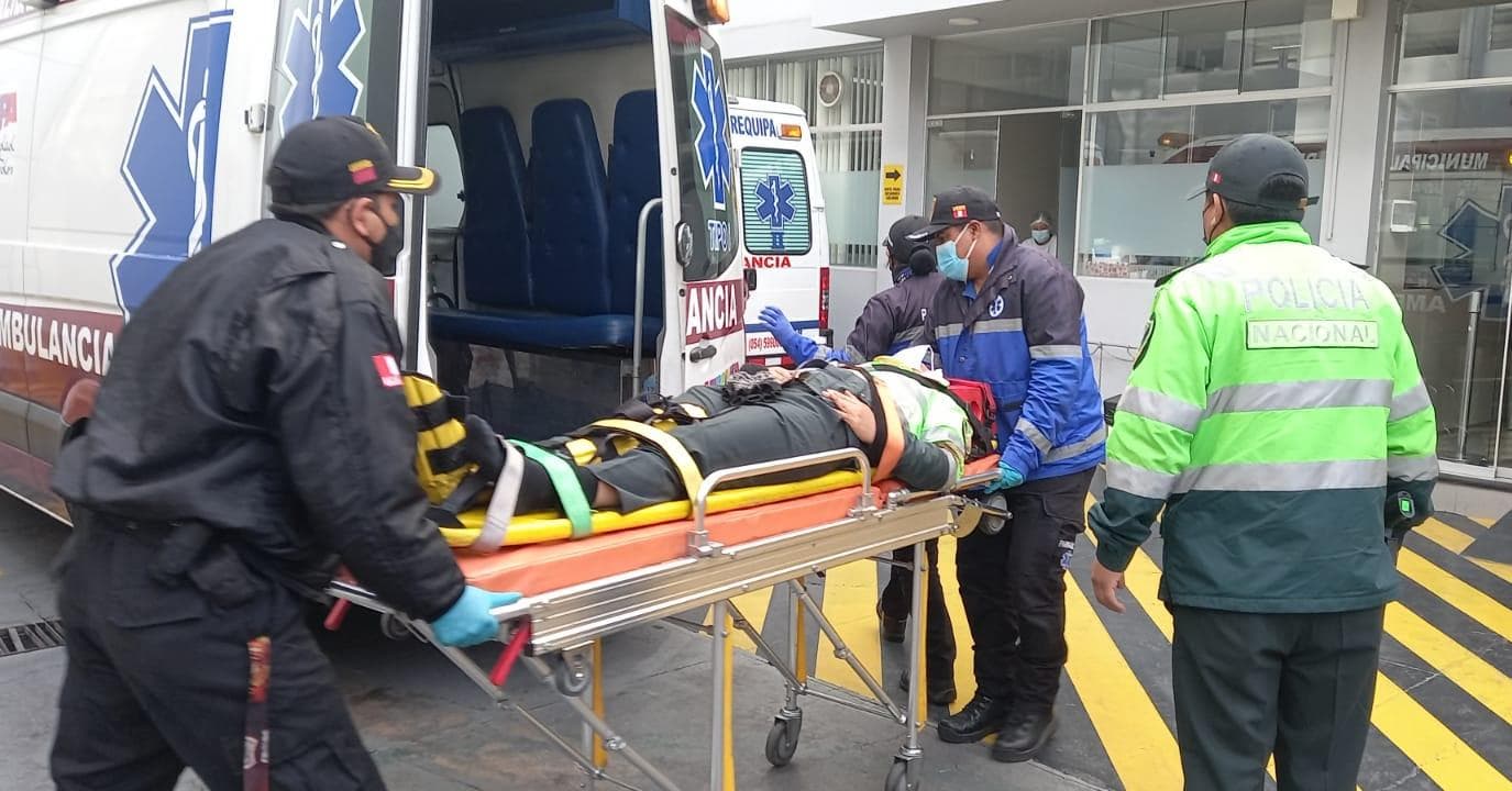 Atropellan a policía en la avenida Miguel Grau.