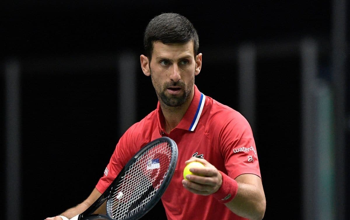 Novak Djokovic se retira de Roland Garros por lesión
