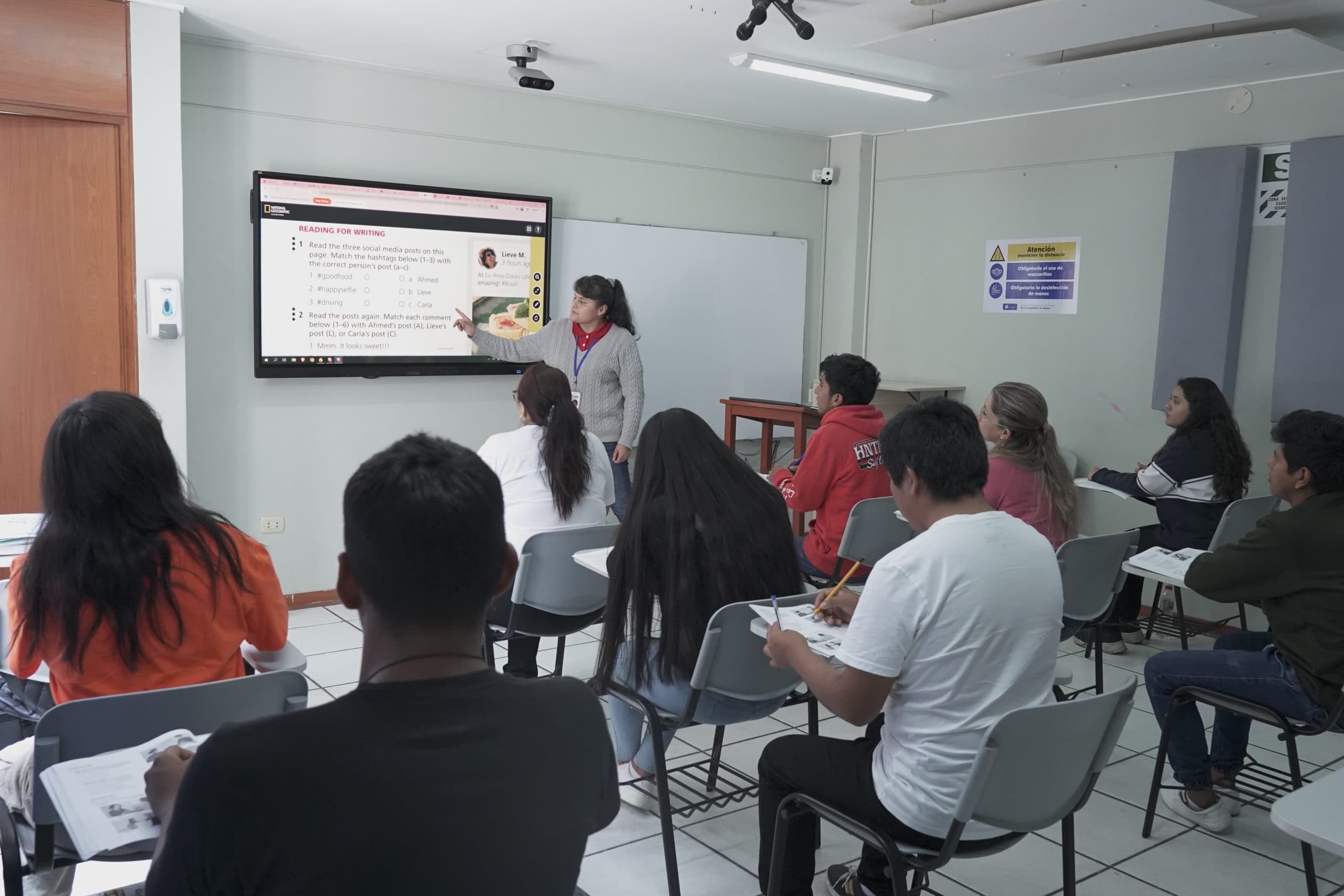 Más de 700 estudiantes recibieron becas del Cultural en 2023