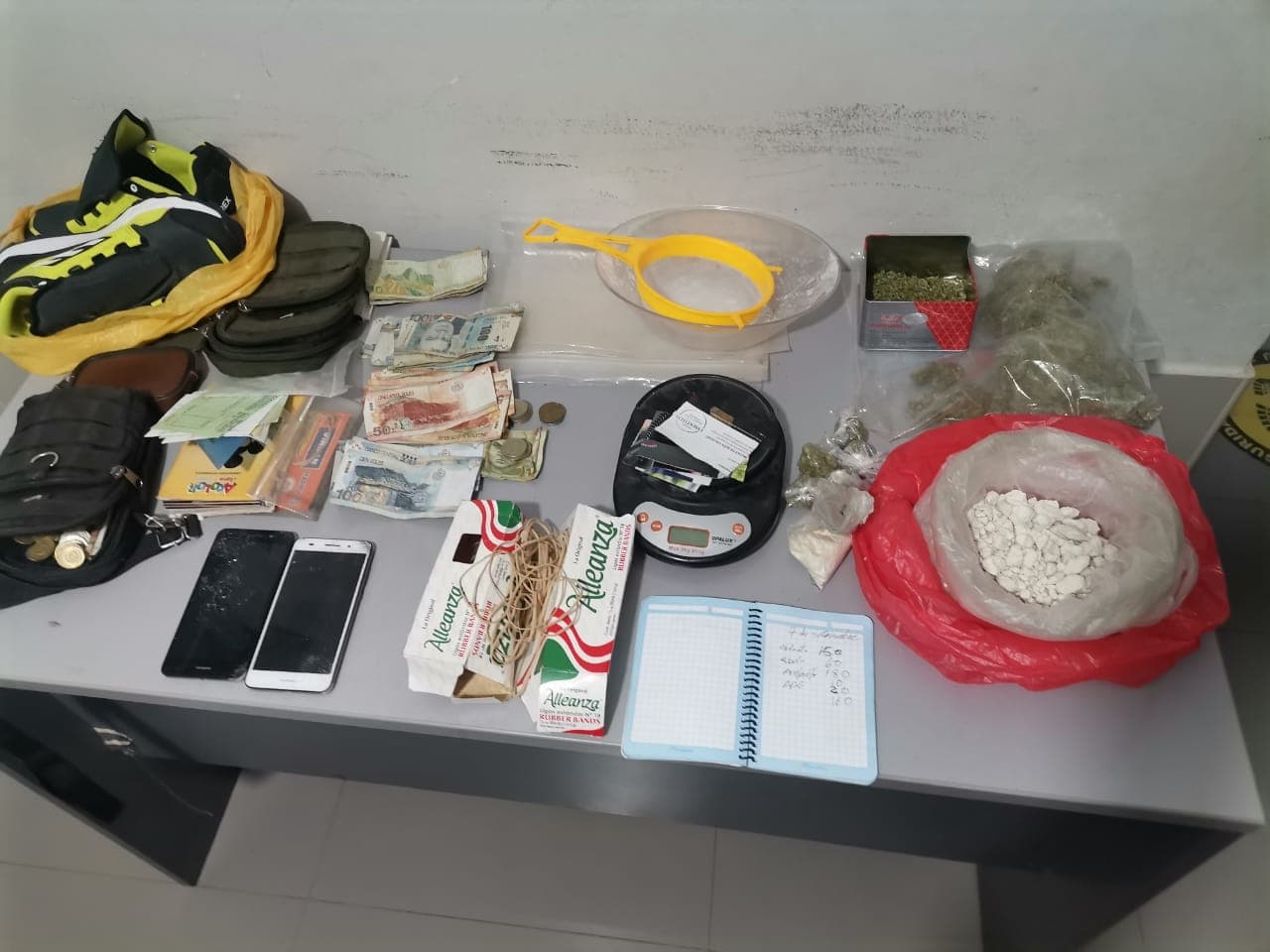 Caen vendedores de drogas en dos provincias de la costa