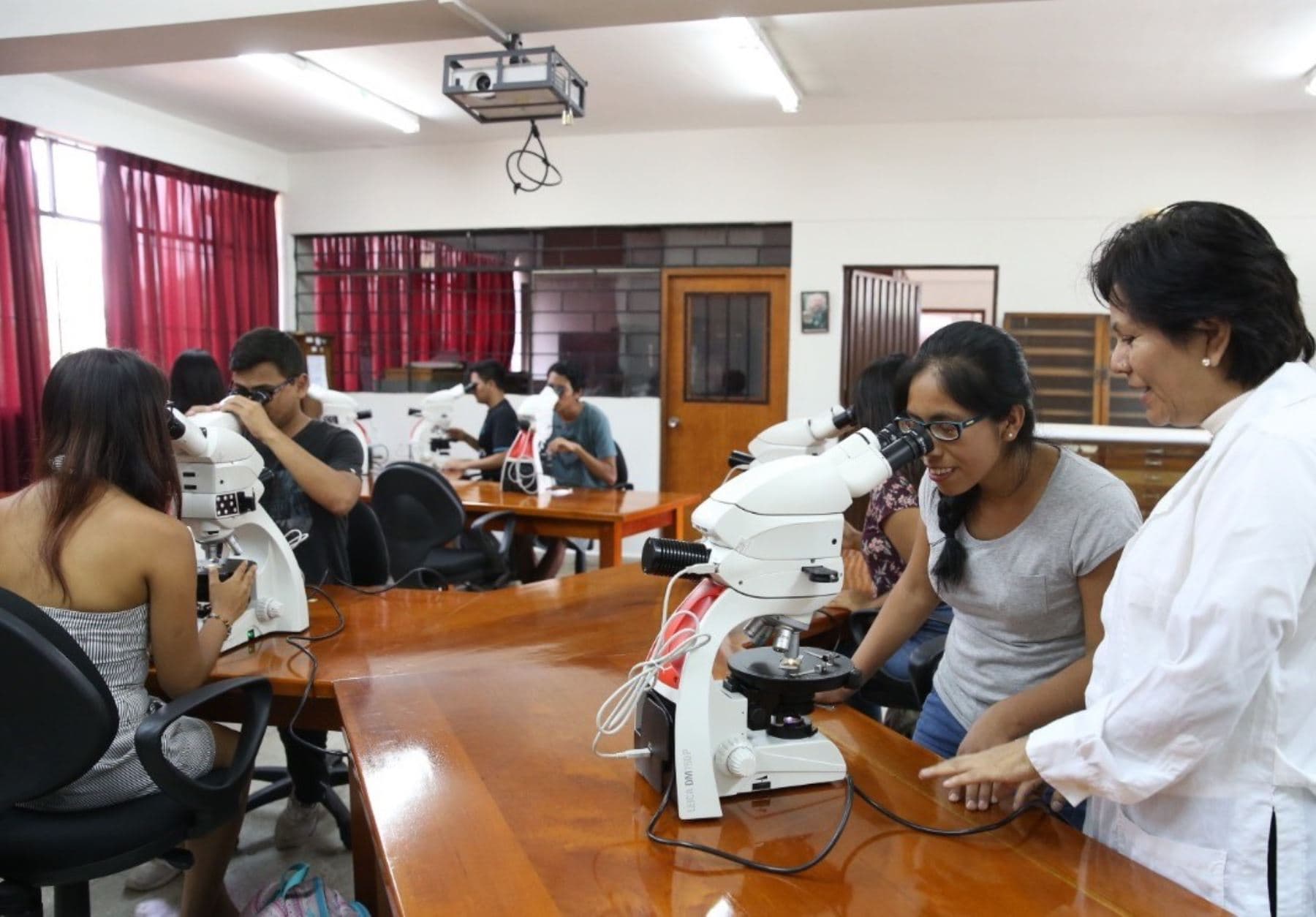 Facilitan traslado de estudiantes de universidades con licencia denegada