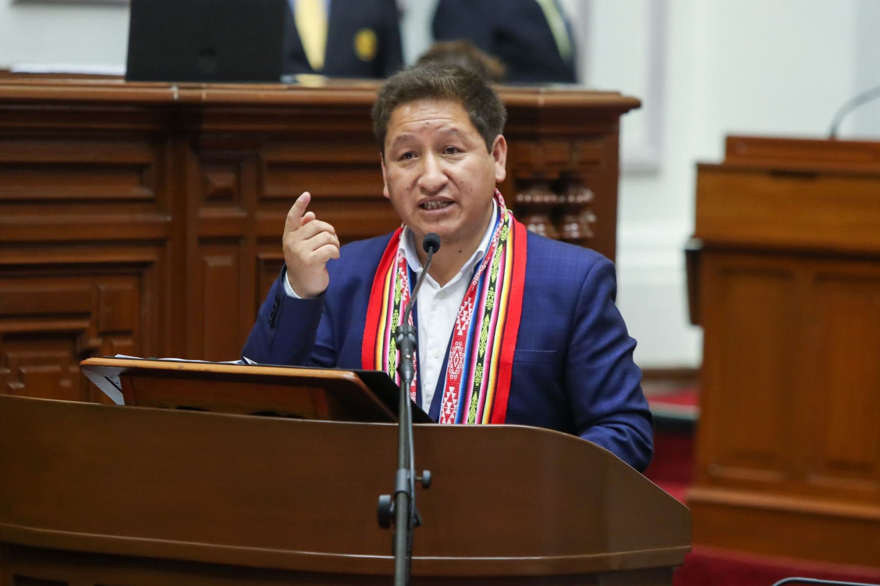 Bellido exige a universidades pagar impuestos