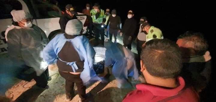 Menor de 16 años murió al conducir auto que cayó a un barranco