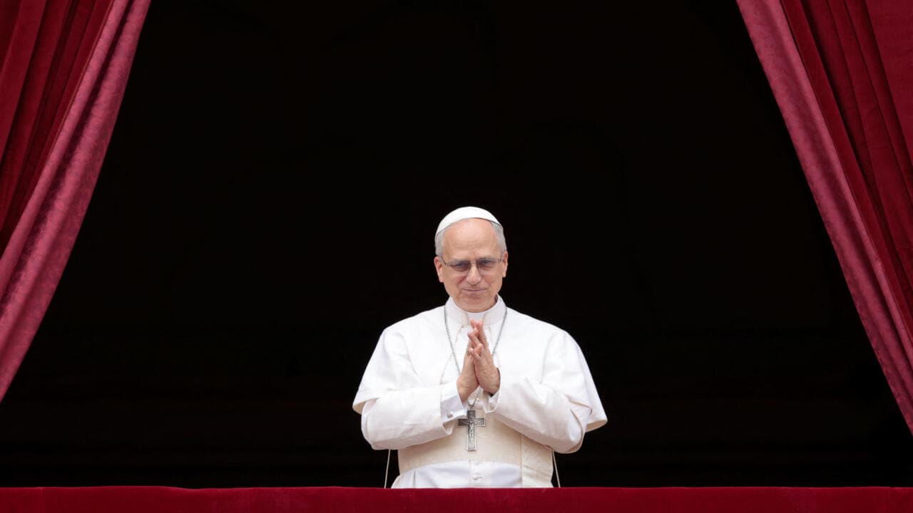 Papa León pide la paz en Gaza y Ucrania en su primer discurso