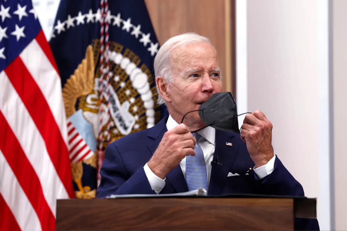 Biden se encuentra bien, pero seguirá aislado por la COVID-19
