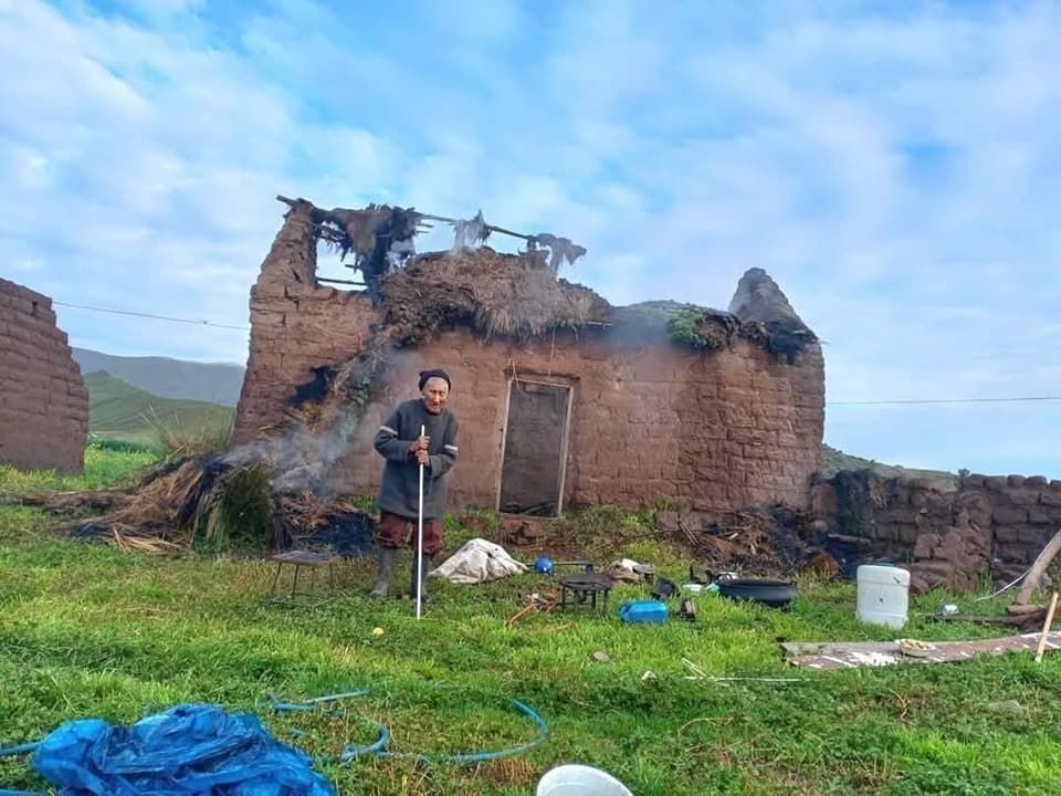 Fuga de gas causa incendio y deja sin hogar a anciano en Puno