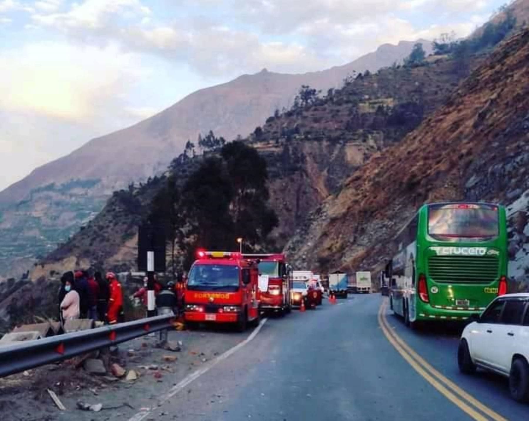 Despiste de bus en Ocoña deja un fallecido y 26 heridos