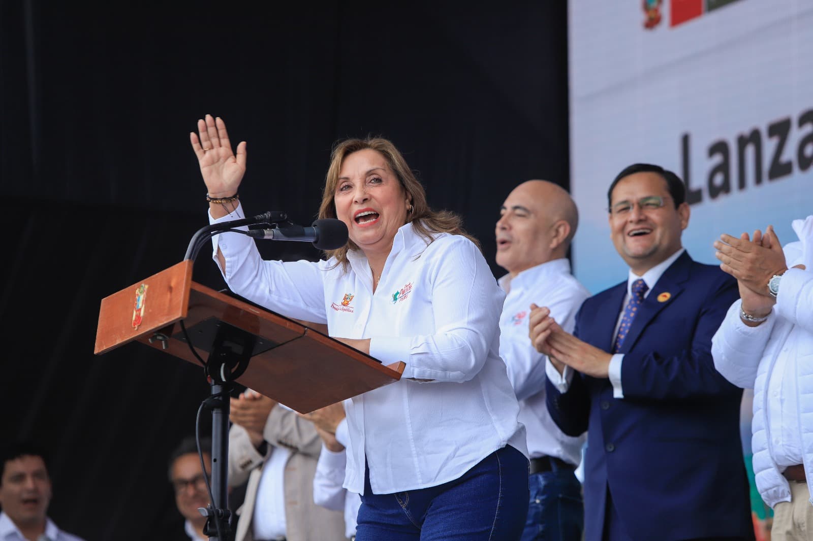 Dina Boluarte anuncia apoyo del Gobierno para retiro de la AFP