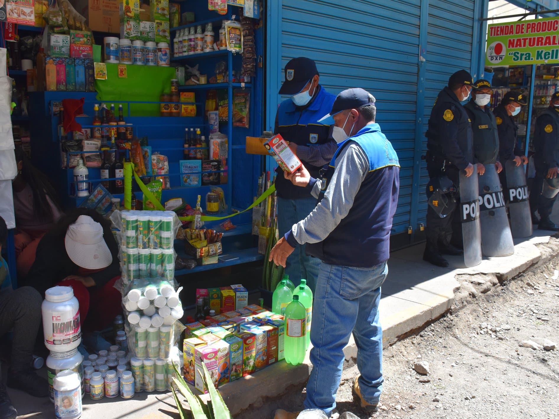 Intervinieron puestos de productos naturales en el Avelino