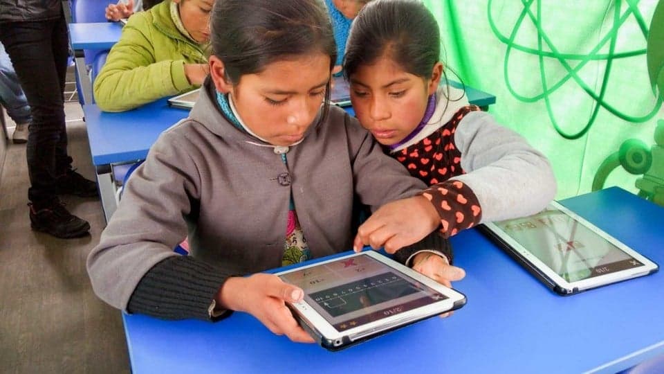 Escolares y docentes de Arequipa recibirán más de 10 mil tabletas