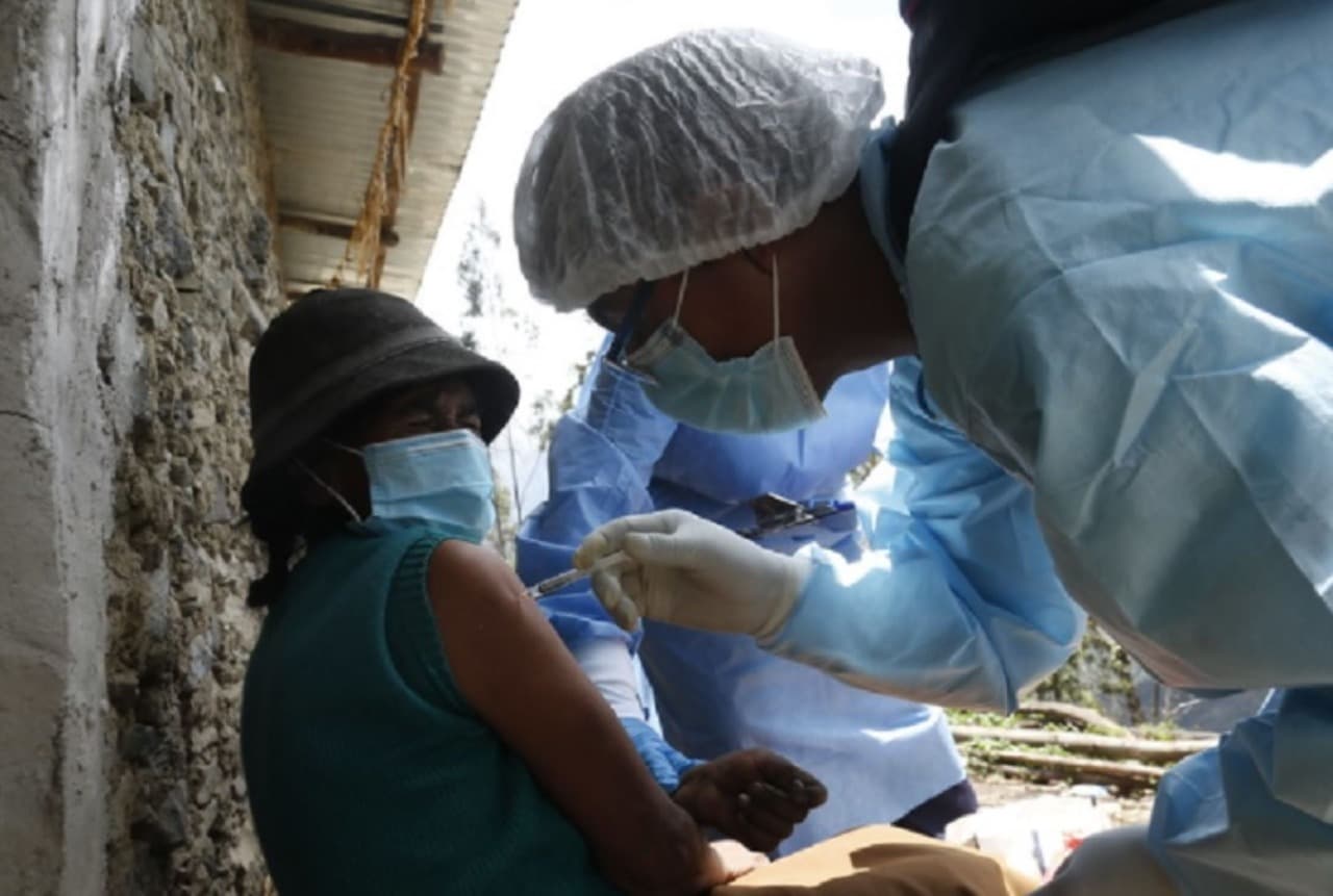 Piden a padres de familia vacunar a sus hijos contra la influenza en Puno