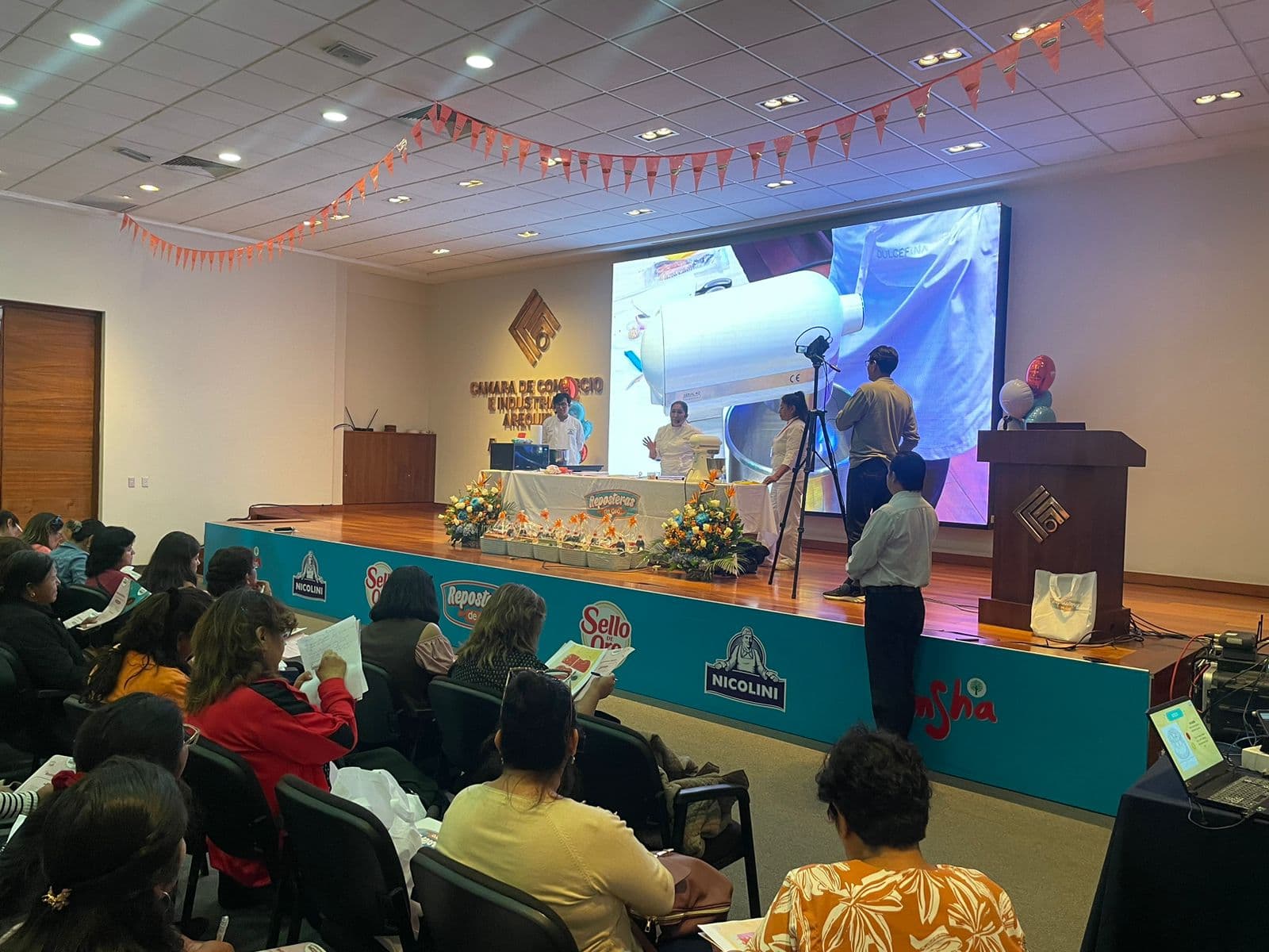 Más de 130 mujeres reposteras fueron capacitadas por Alicorp