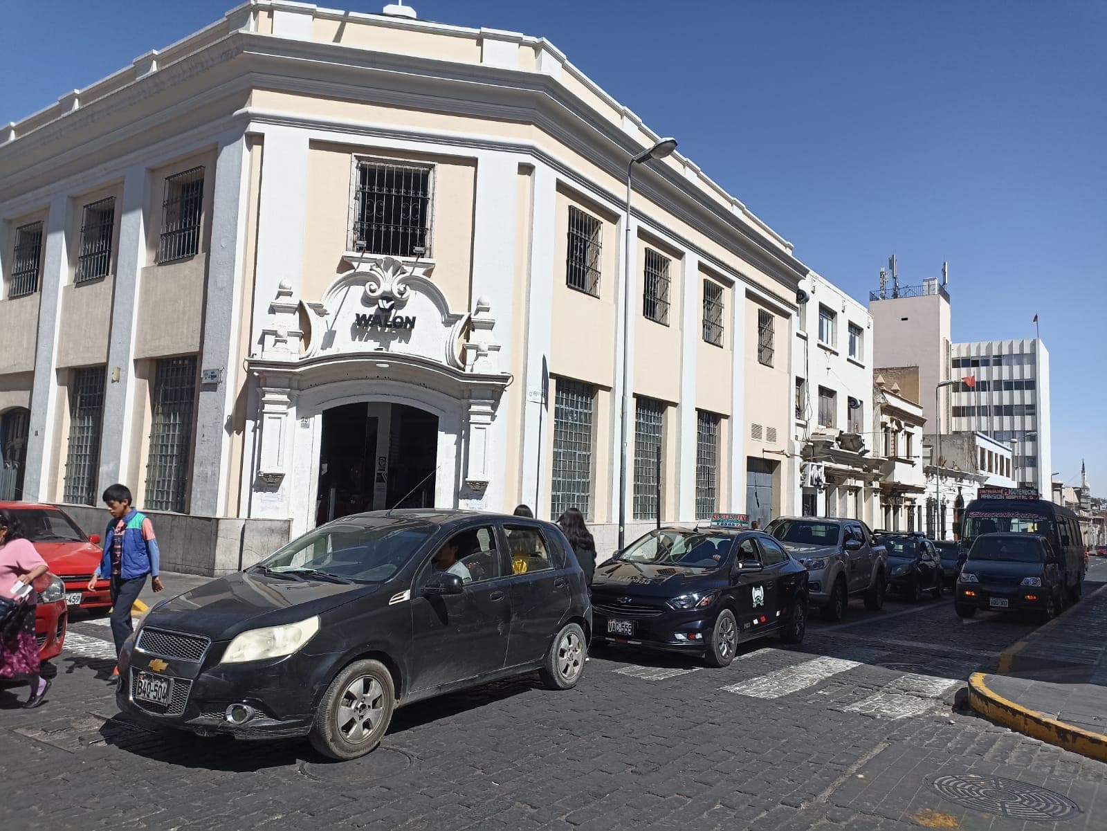 Reabrirán padrón para Setare y darán permisos a más taxistas
