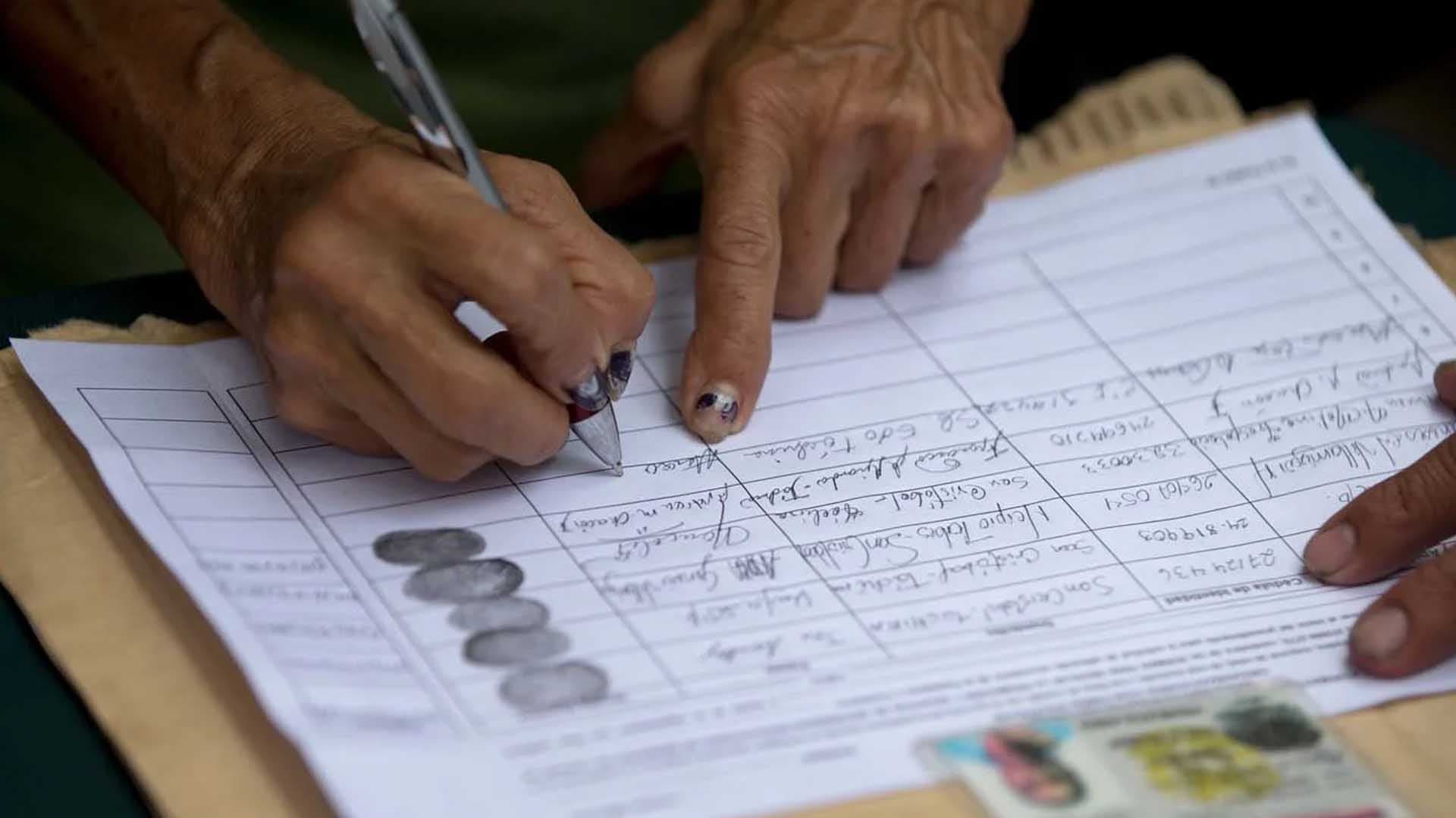 El fantasma de la revocatoria persigue a 27 alcaldes y al gobernador